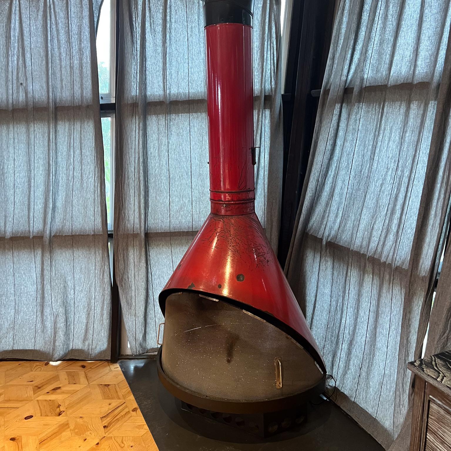 Chimenea cónica esmaltada roja vintage de los años 60, independiente Esmalte en venta