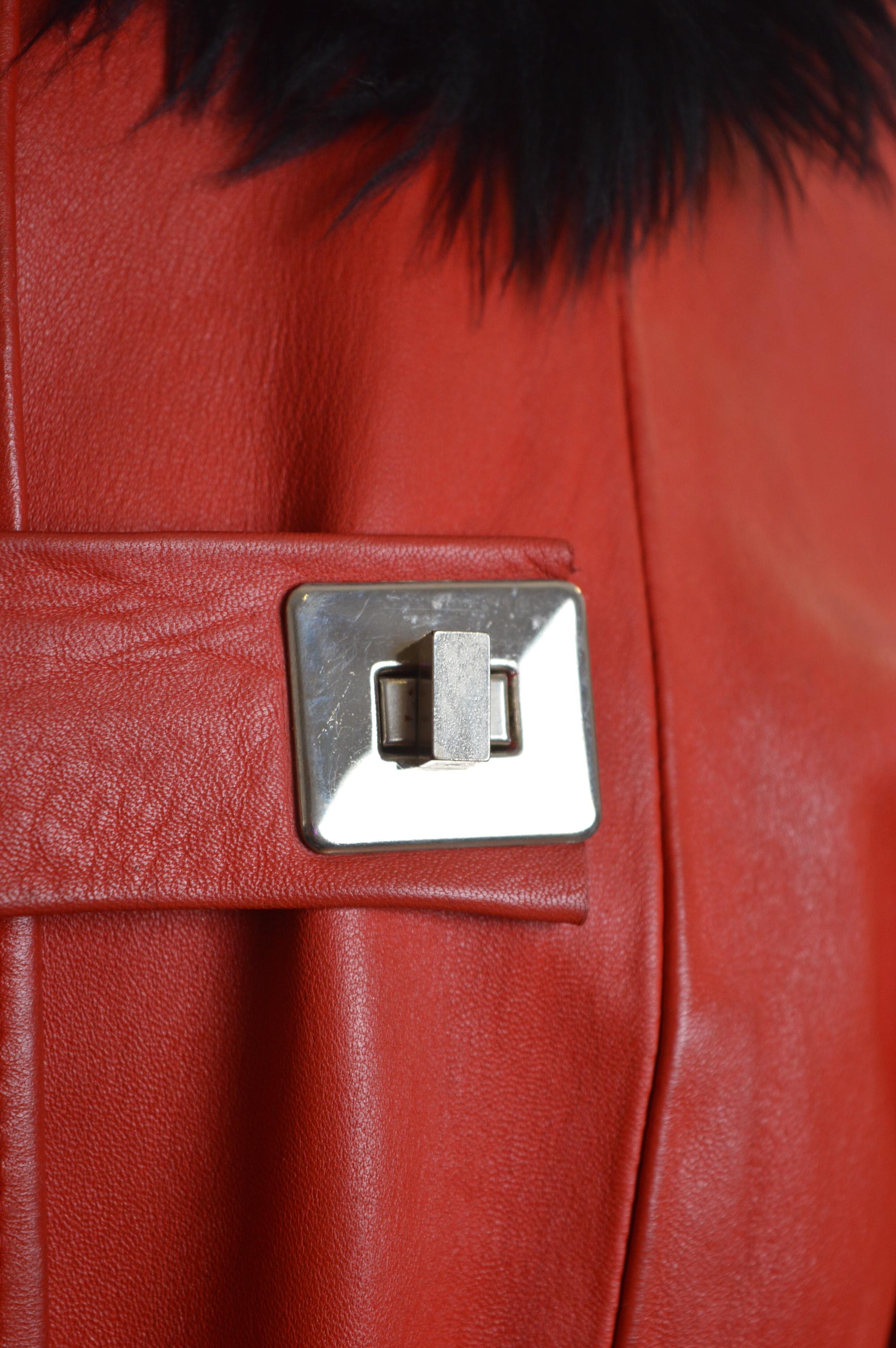 1960er Jahre Vintage Penny Lane Mantel aus rotem Leder & schwarzem fluffy Kragen aus Shearling Damen im Angebot