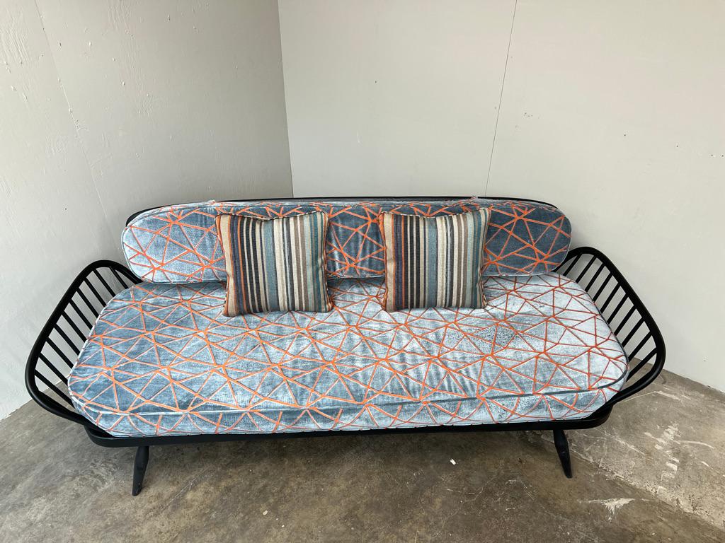 1960's vintage Retro schwarz lackiert Studio Couch, daybed Surfbrett geformt zurück im Angebot 4