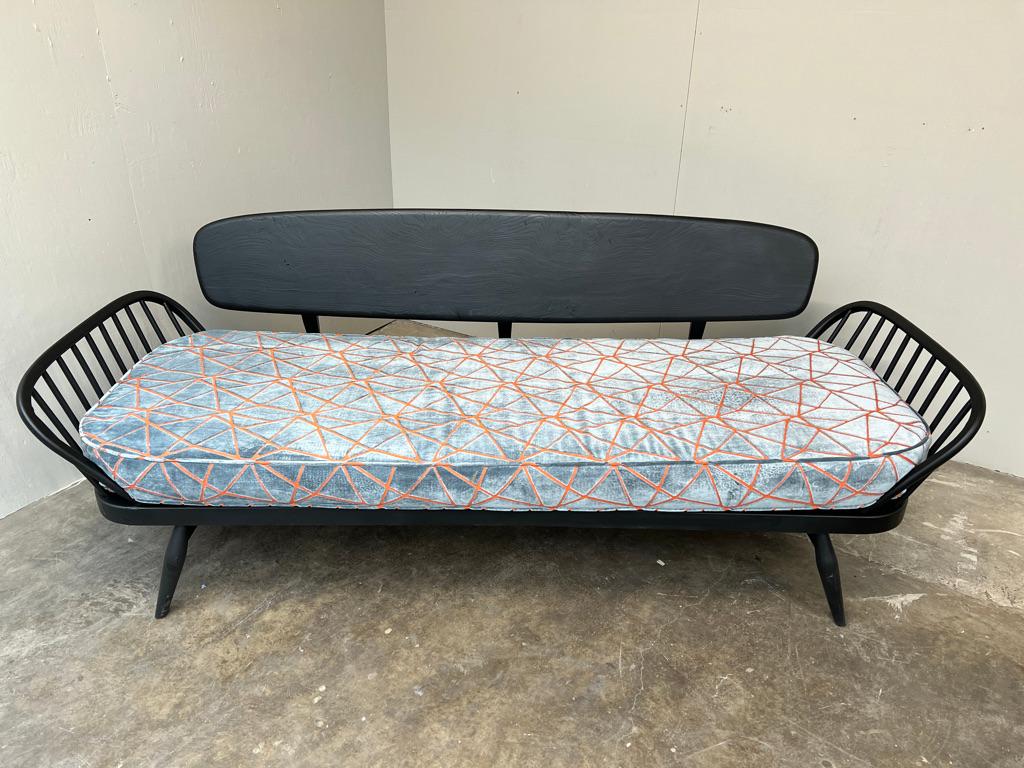 1960's vintage Retro schwarz lackiert Studio Couch, daybed Surfbrett geformt zurück im Angebot 7