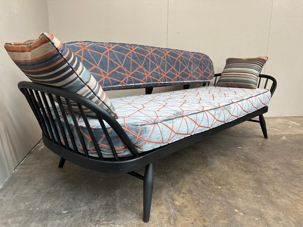 1960's vintage Retro schwarz lackiert Studio Couch, daybed Surfbrett geformt zurück (20. Jahrhundert) im Angebot