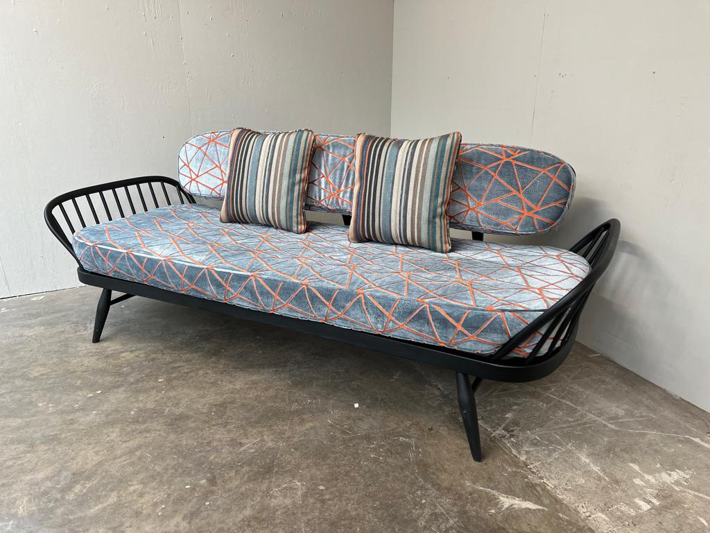 1960's vintage Retro schwarz lackiert Studio Couch, daybed Surfbrett geformt zurück im Angebot 2