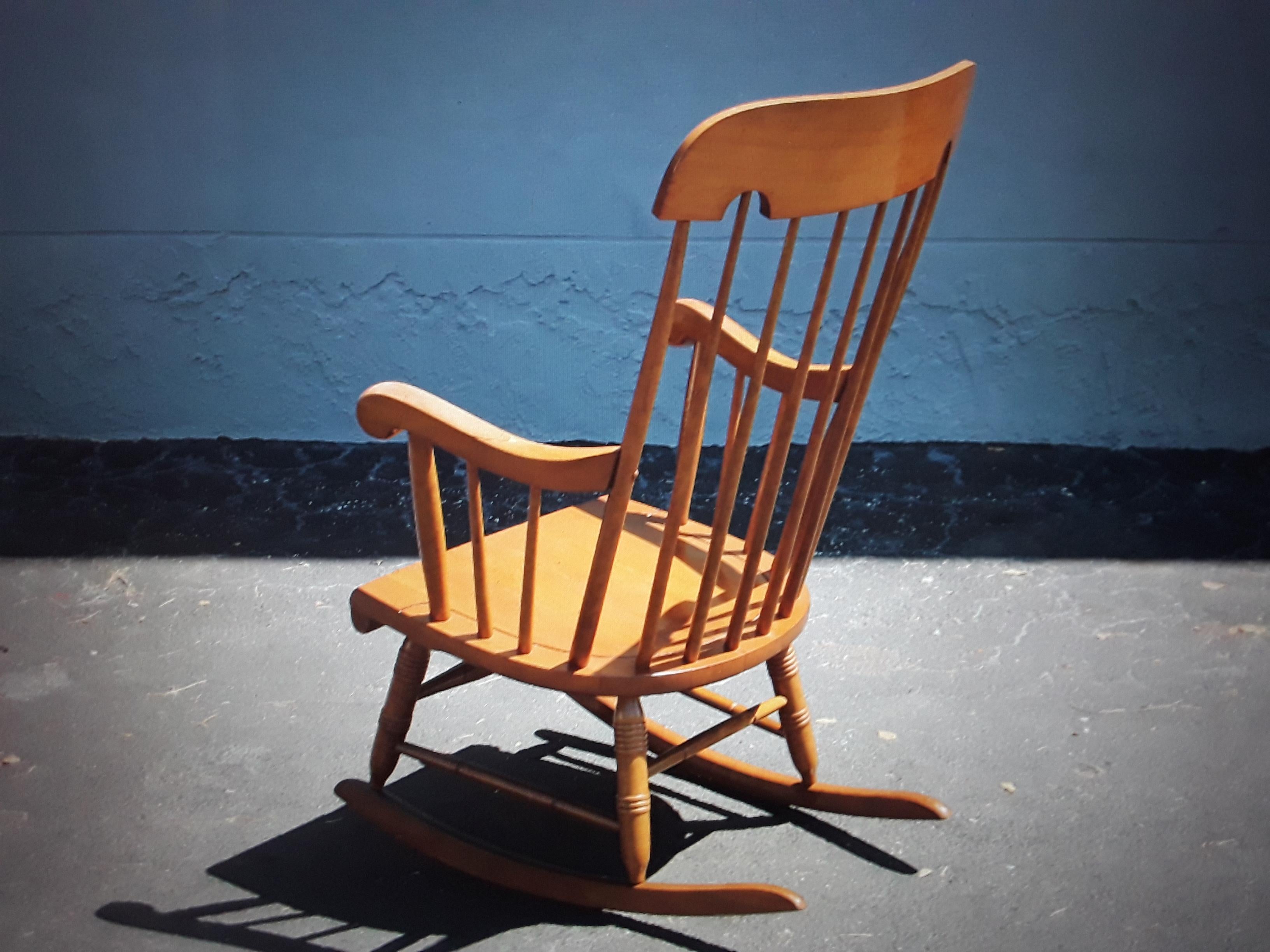 Mid-Century Modern 1960's Vintage Rocking Chair For Sale
