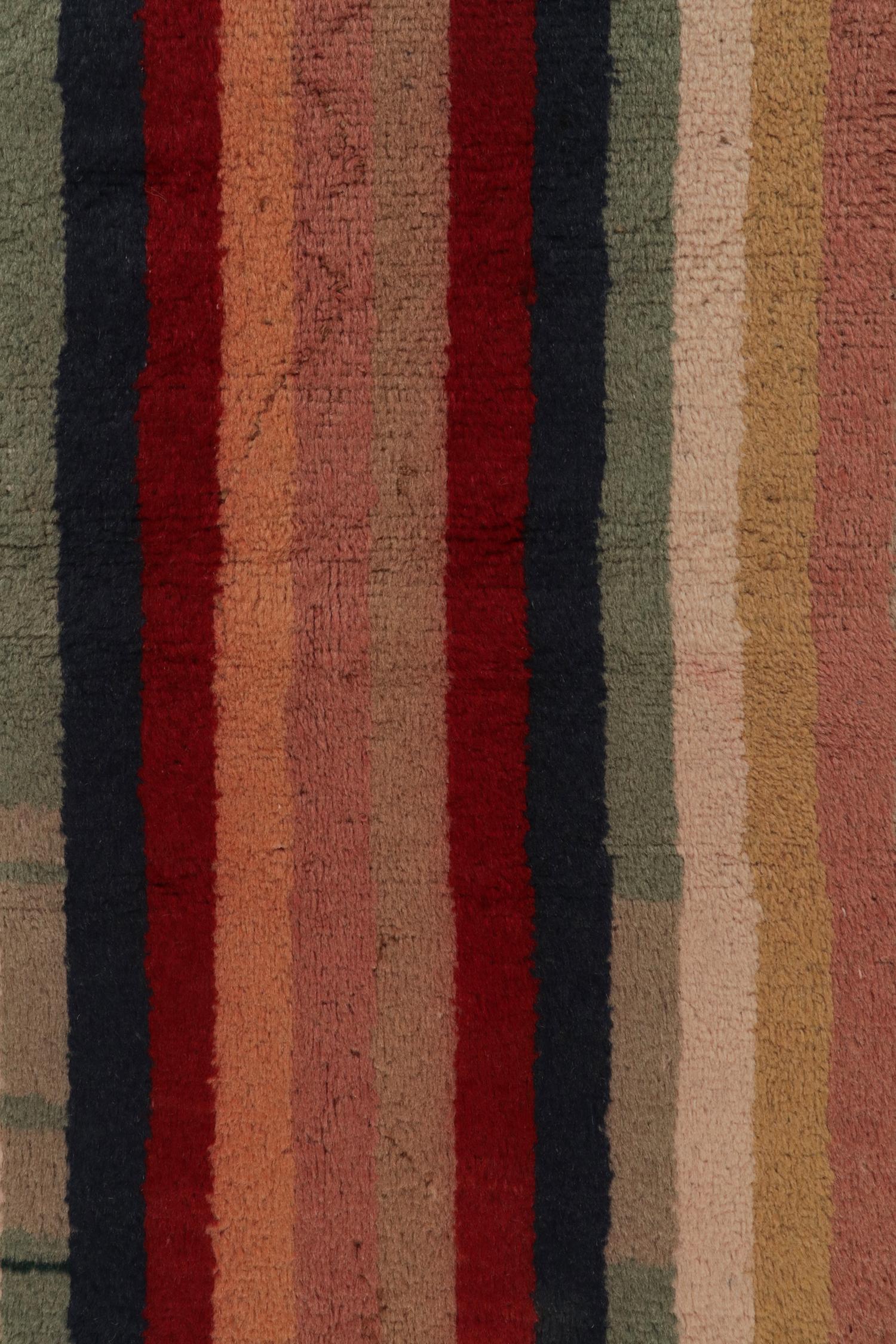 Alfombra vintage de rayas policromáticas de los años 60 por Rug & Kilim mediados del siglo XX en venta