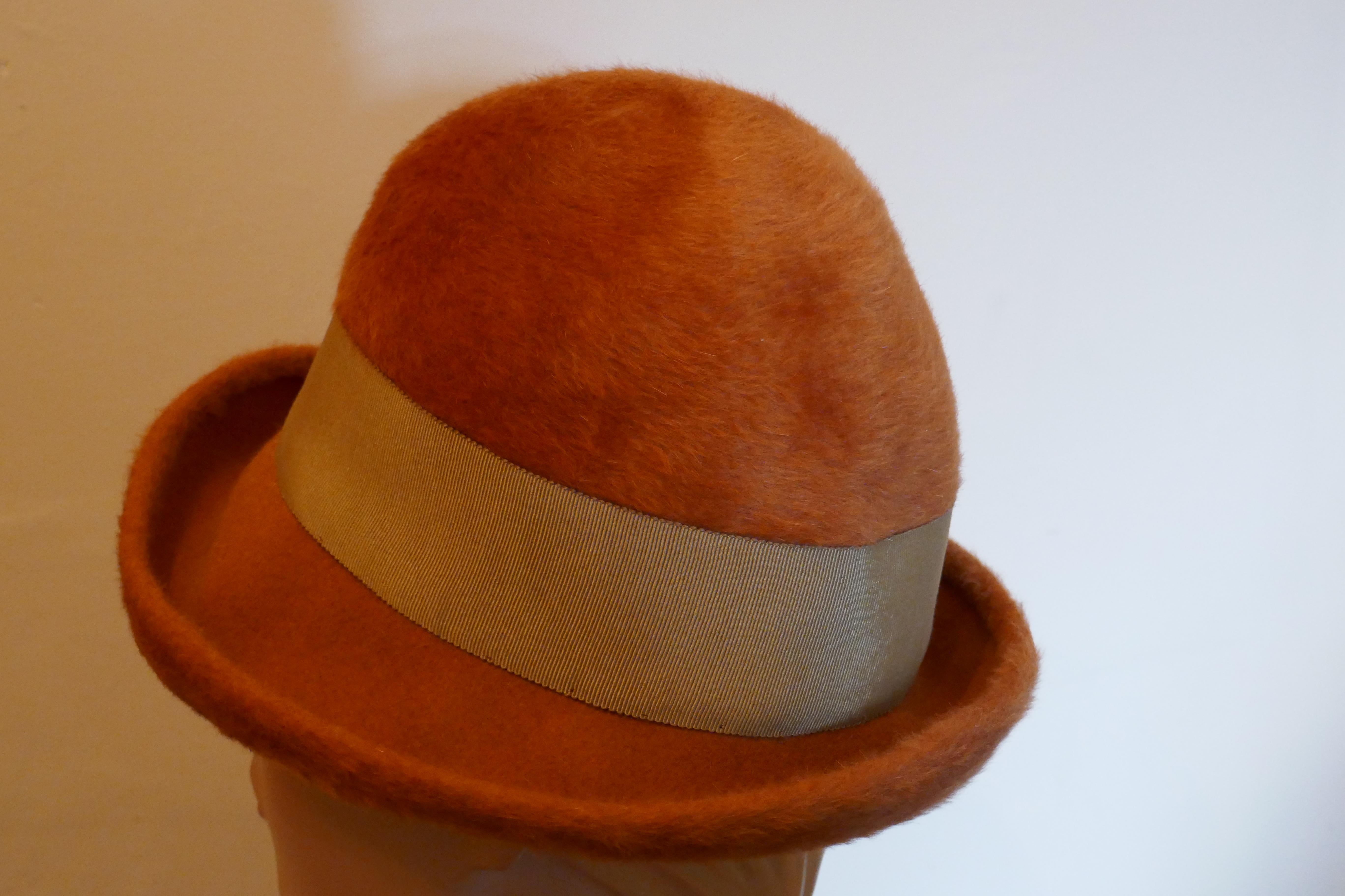 1960s Vintage Rust Coloured Furry Felt Wool Cloche Hat,  By Edward Mann In Good Condition In Chillerton, Isle of Wight