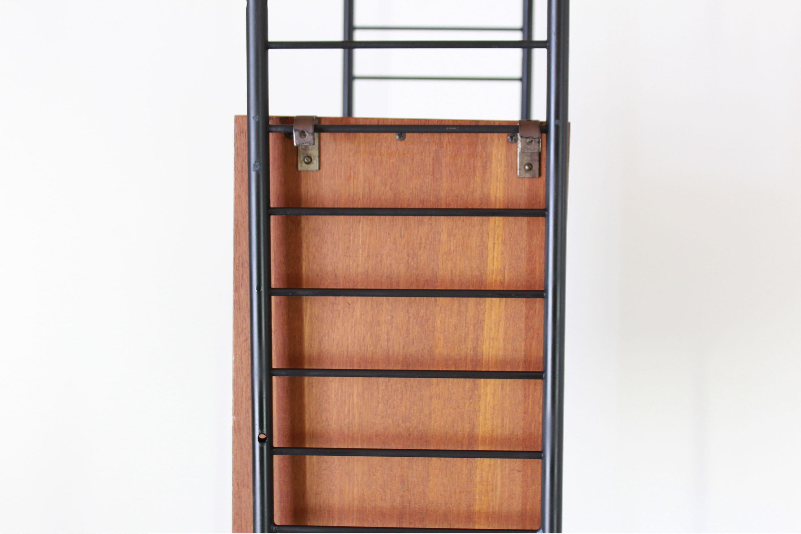 1960s Vintage Scandinavian Bookshelf in minimalist style In Good Condition In Ceglie Messapica, IT