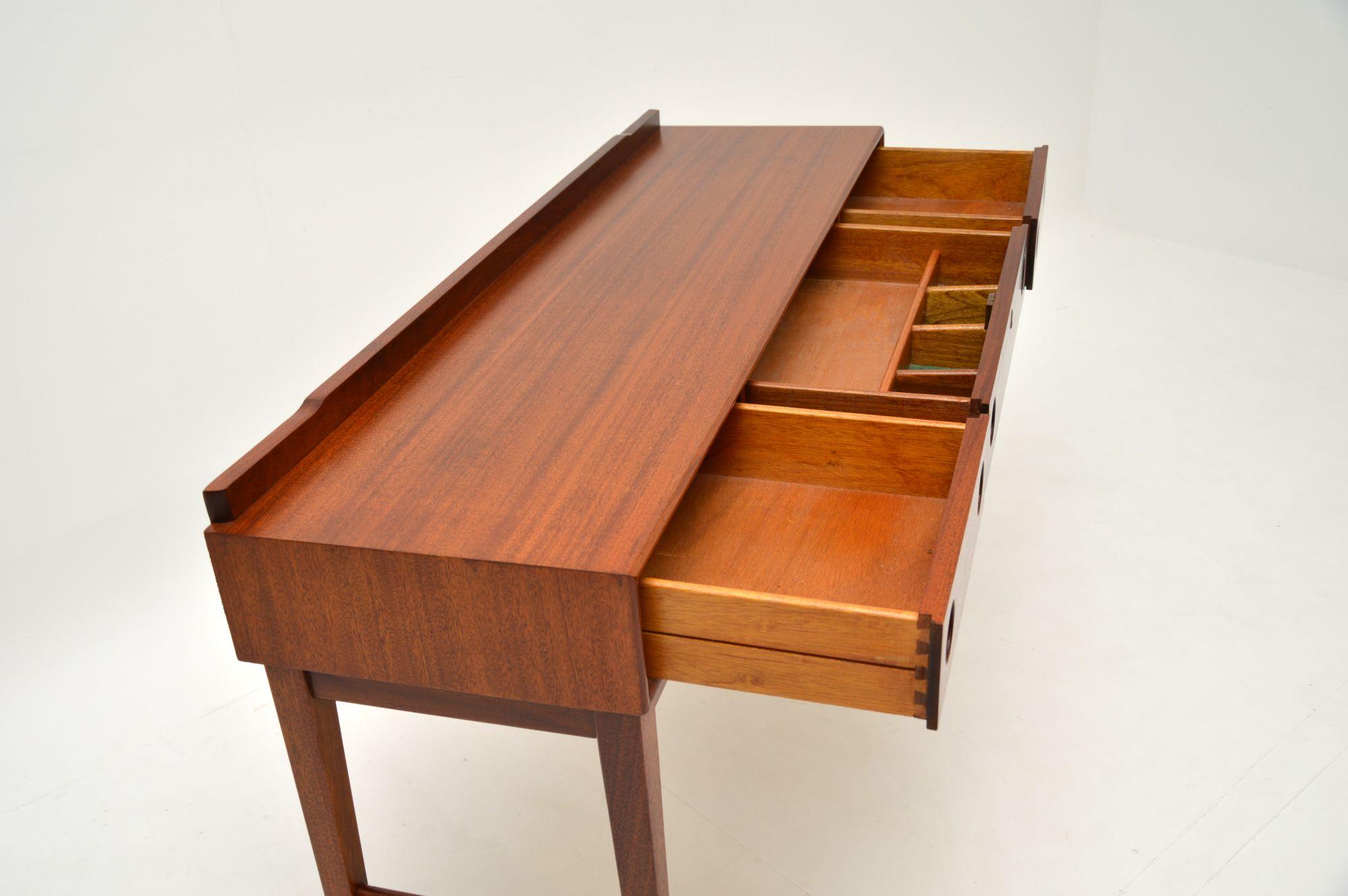 1960's Vintage Side Table / Desk 3