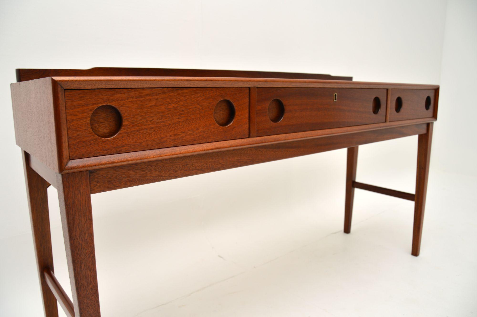 1960's Vintage Side Table / Desk 1