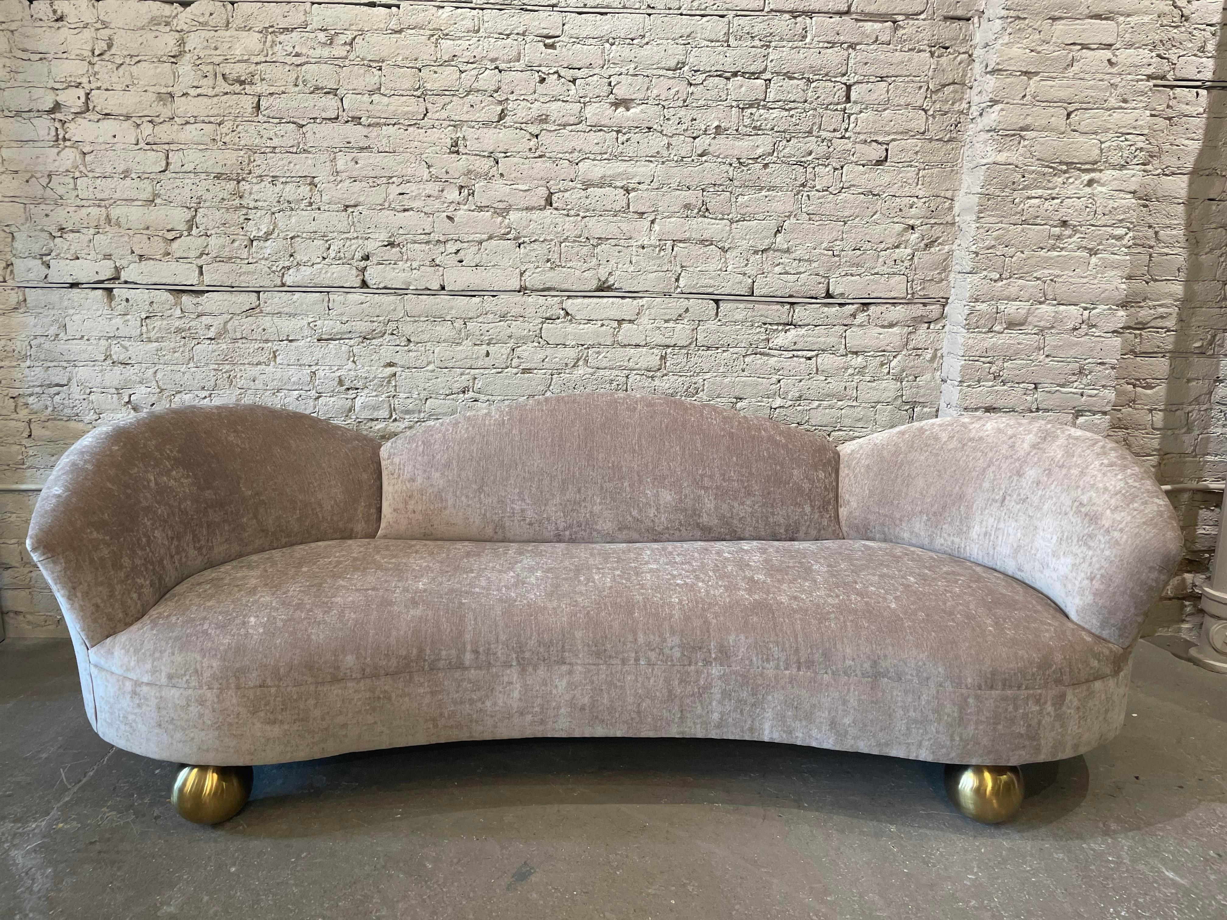 1960er Vintage Sofa - neu gepolstert im Zustand „Gut“ im Angebot in Chicago, IL