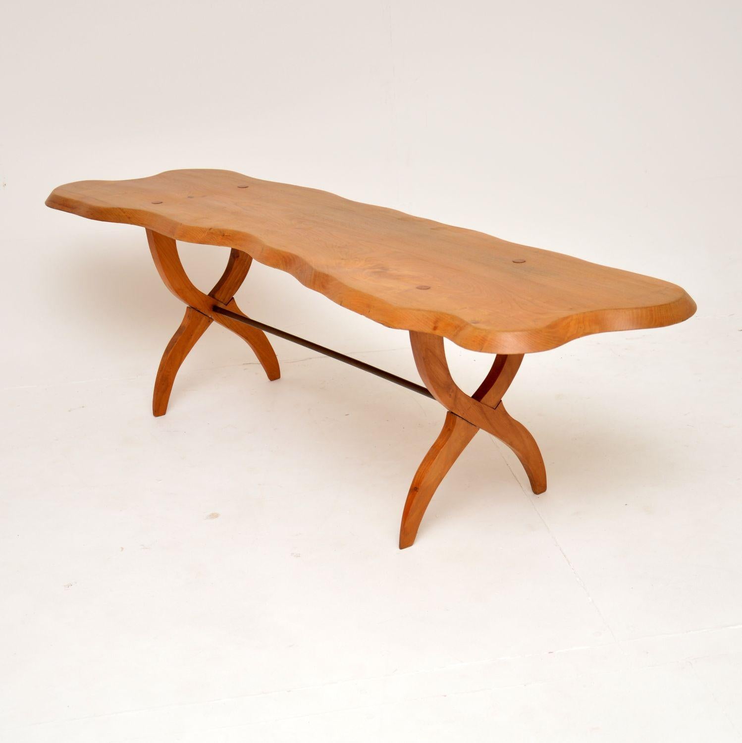 Inglese Tavolino in olmo massiccio vintage del 1960