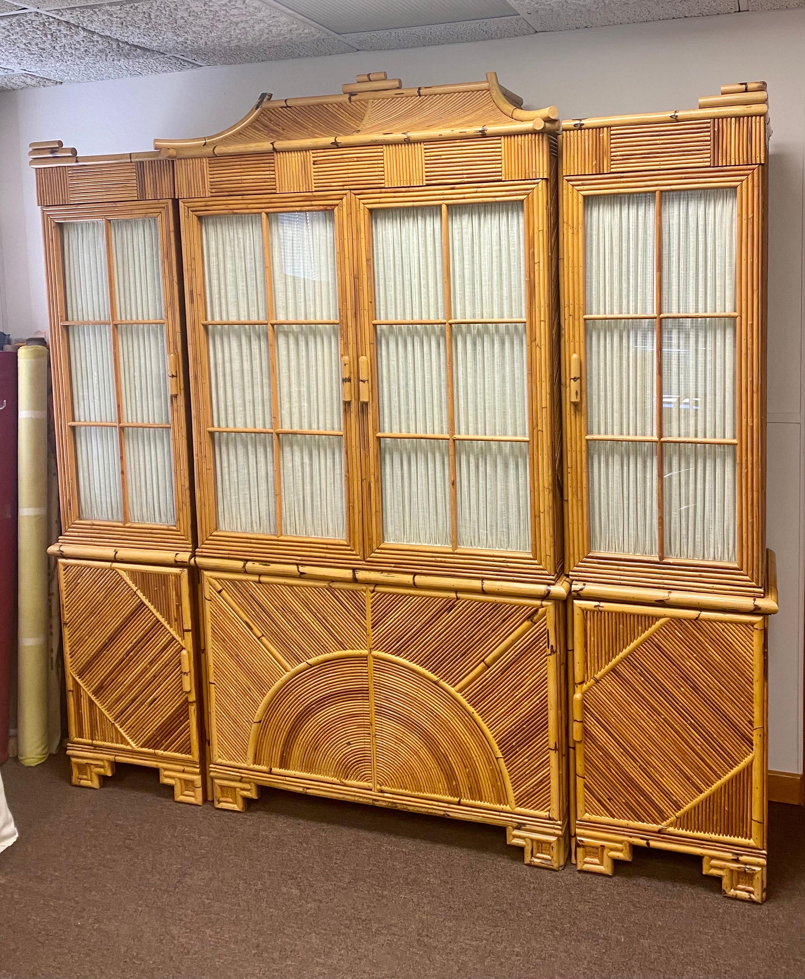 Chinoiserie 1960s Vintage Split Reed Bamboo Rattan Pagoda Display Cabinet, 6 Pieces