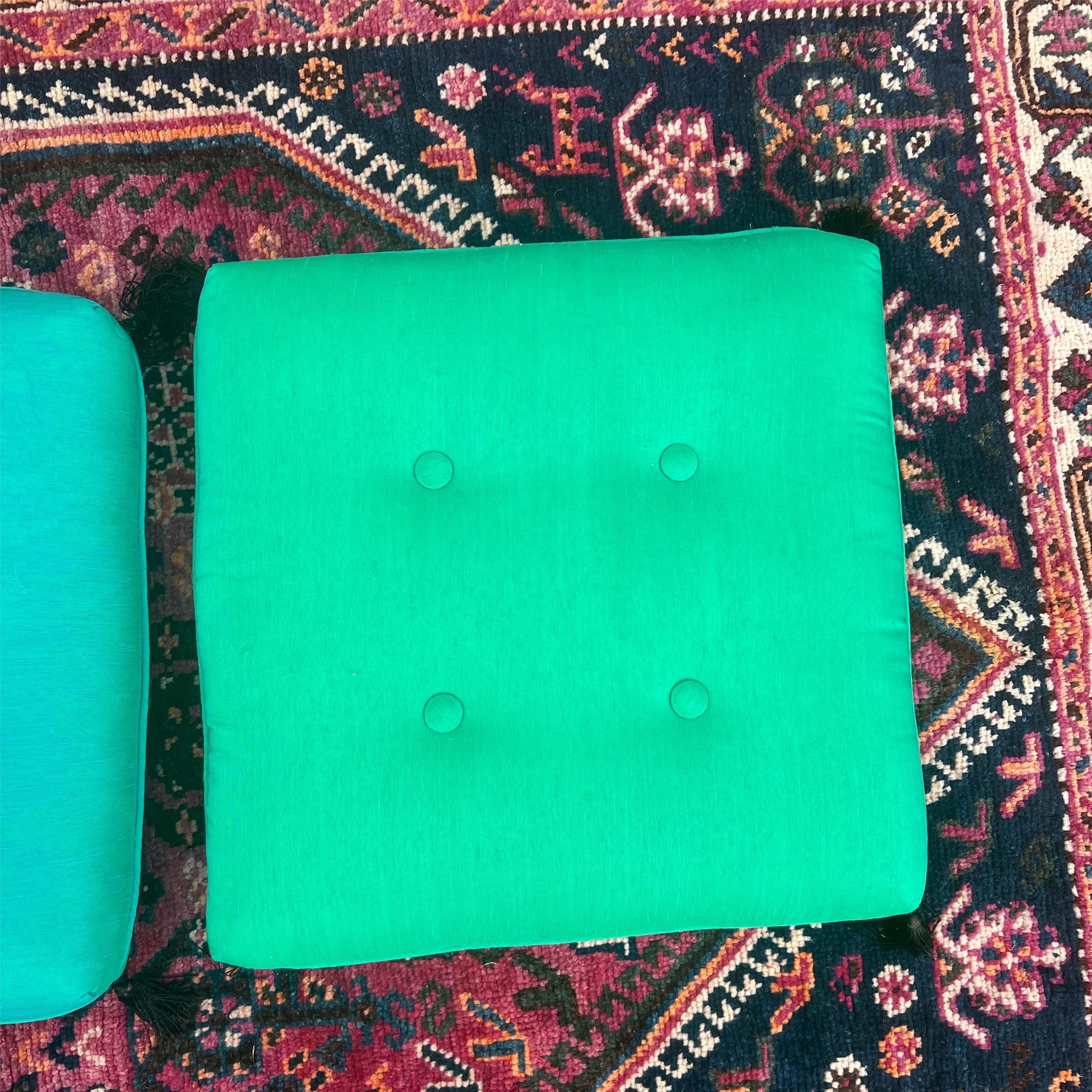 1960s Vintage Stacked Blue/Turquoise/ Green Pillow Rolling Ottoman In Good Condition For Sale In Charleston, SC