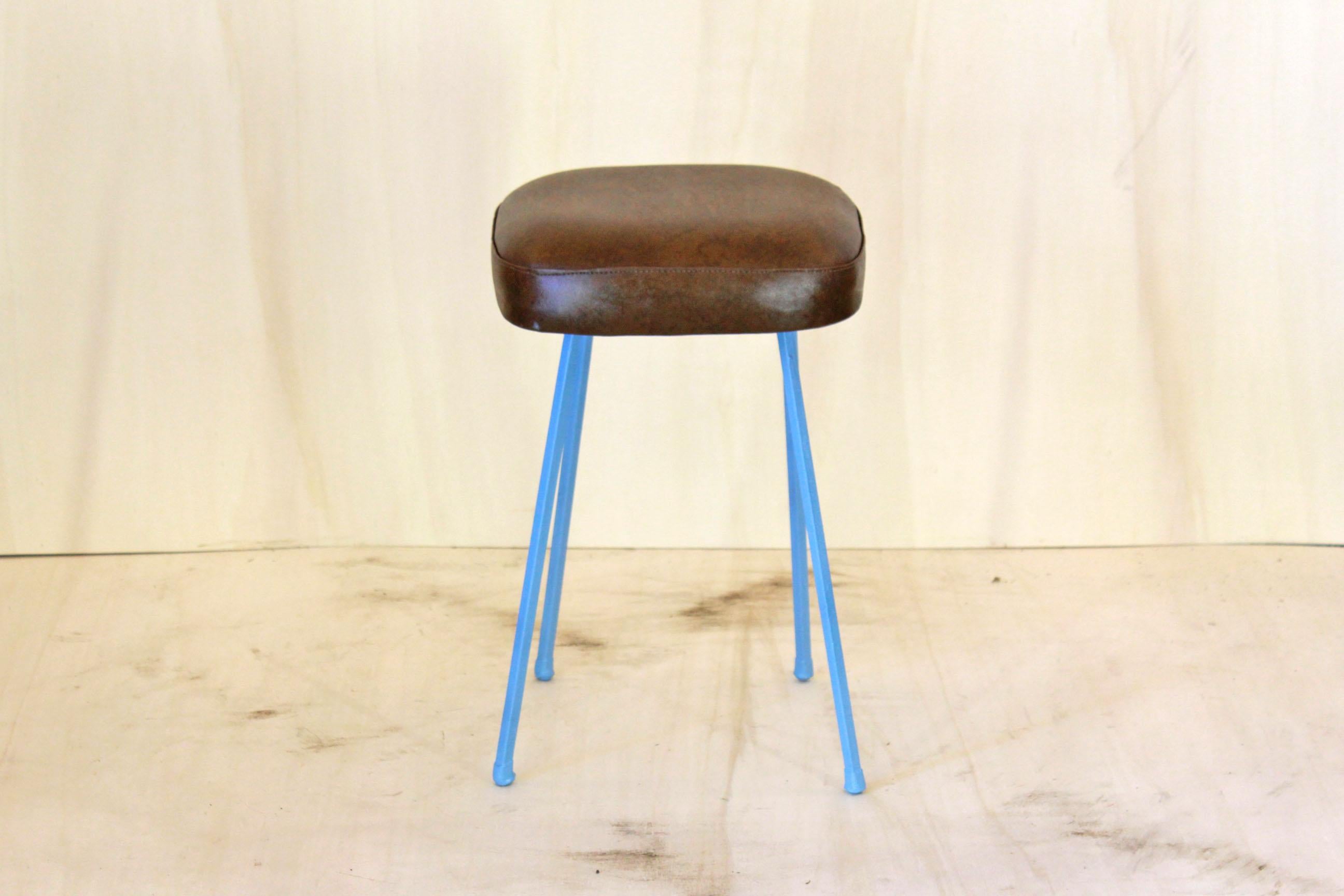 Vintage Stools, Set of Two, Italy 1960s
1960s Iron stools with skai cover. The structure has been repainted by taking original colour. The cover is still the original one. In excellent conditions with only few signs of time.