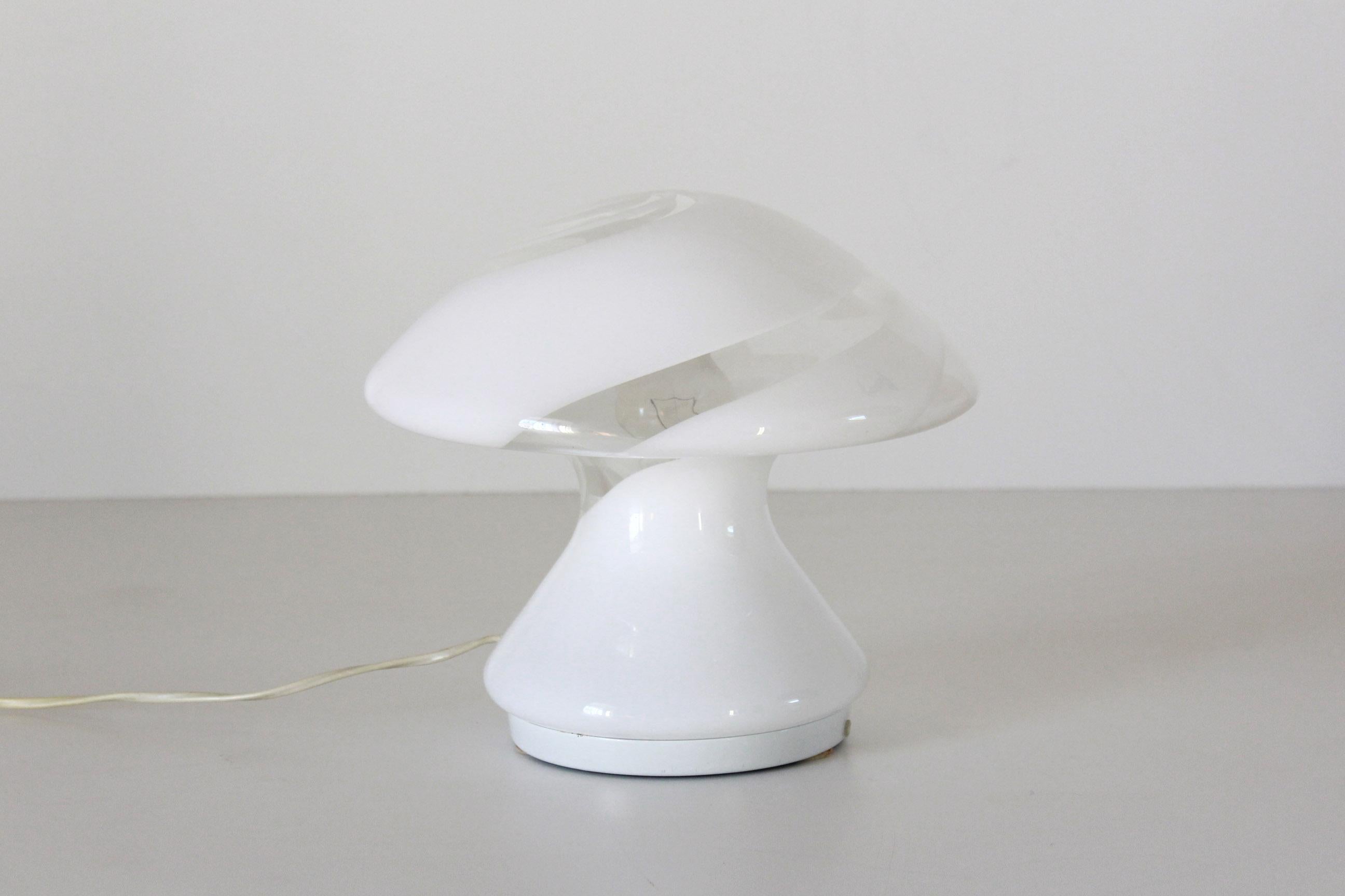 Vintage Table Lamp in Murano Glass, Carlo Nason for Mazzega, Italy 1960s.
A beautiful Murano table lamp mushroom shape Murano glass designed by Carlo Nason for Mazzega in the 1960
In very good conditions with only some sign of time on the base.
