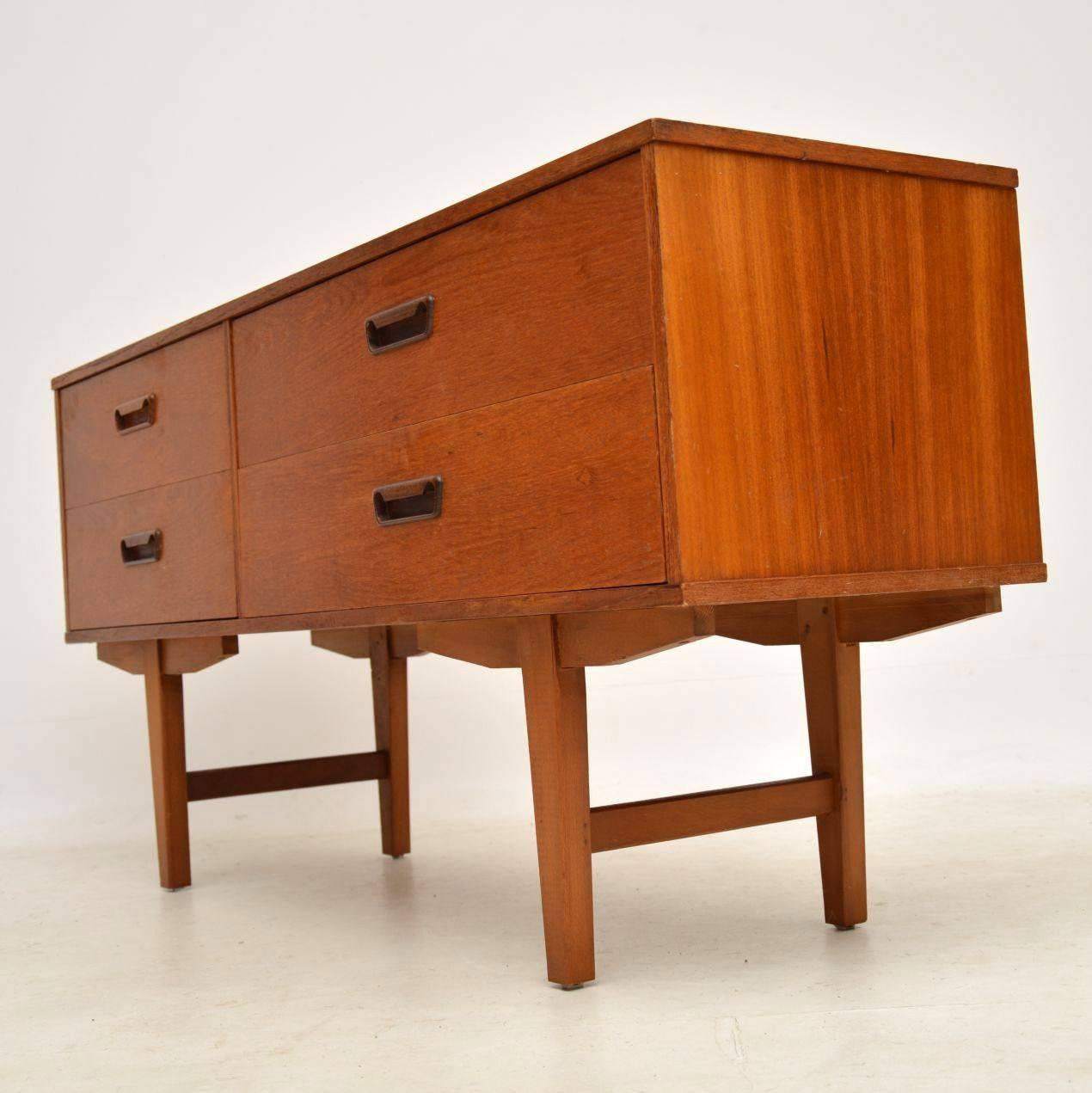 1960s Vintage Teak Sideboard In Excellent Condition In London, GB