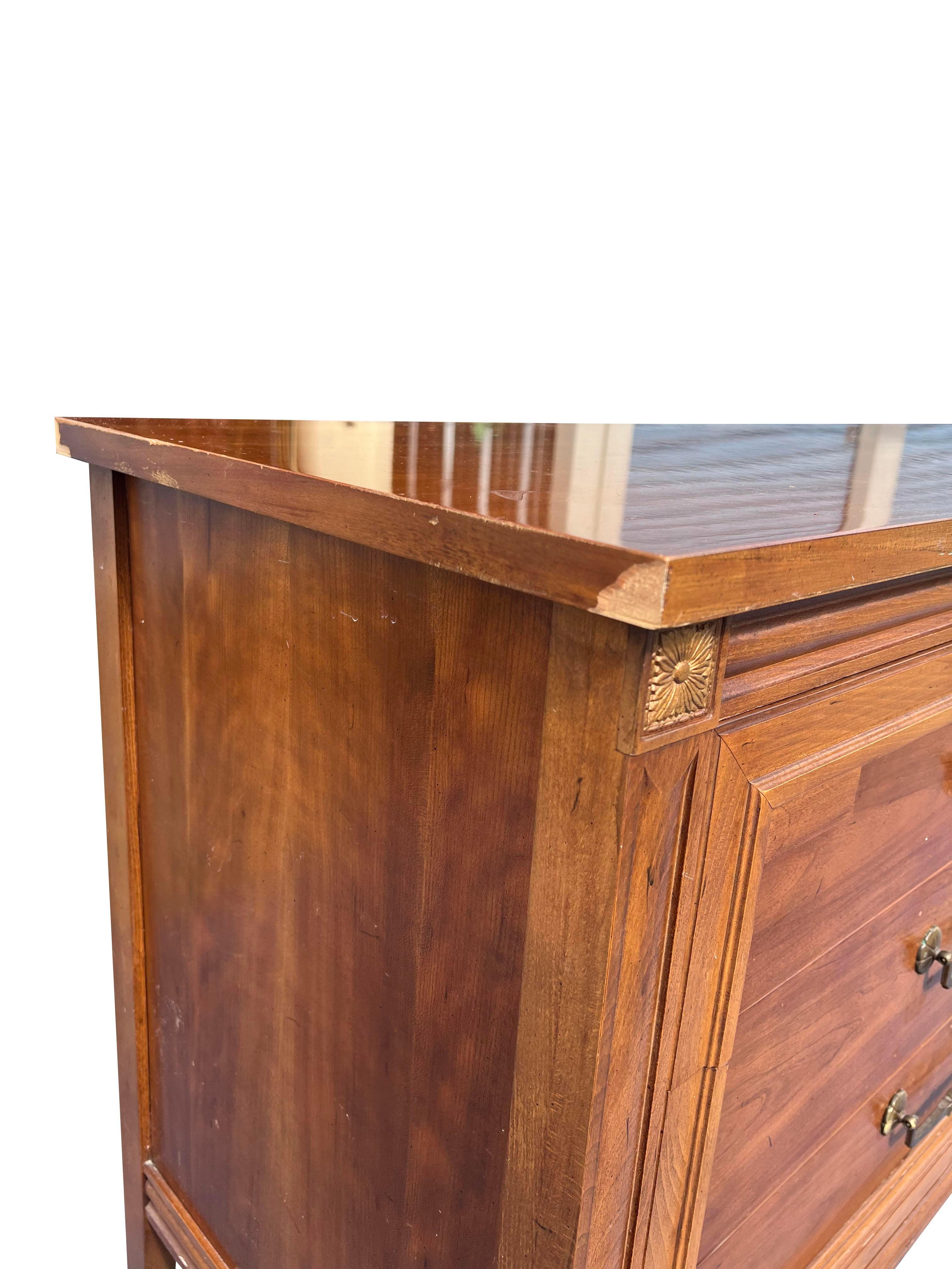 1960s Vintage Thomasville French Provincial Style Dresser Lowboy For Sale 4
