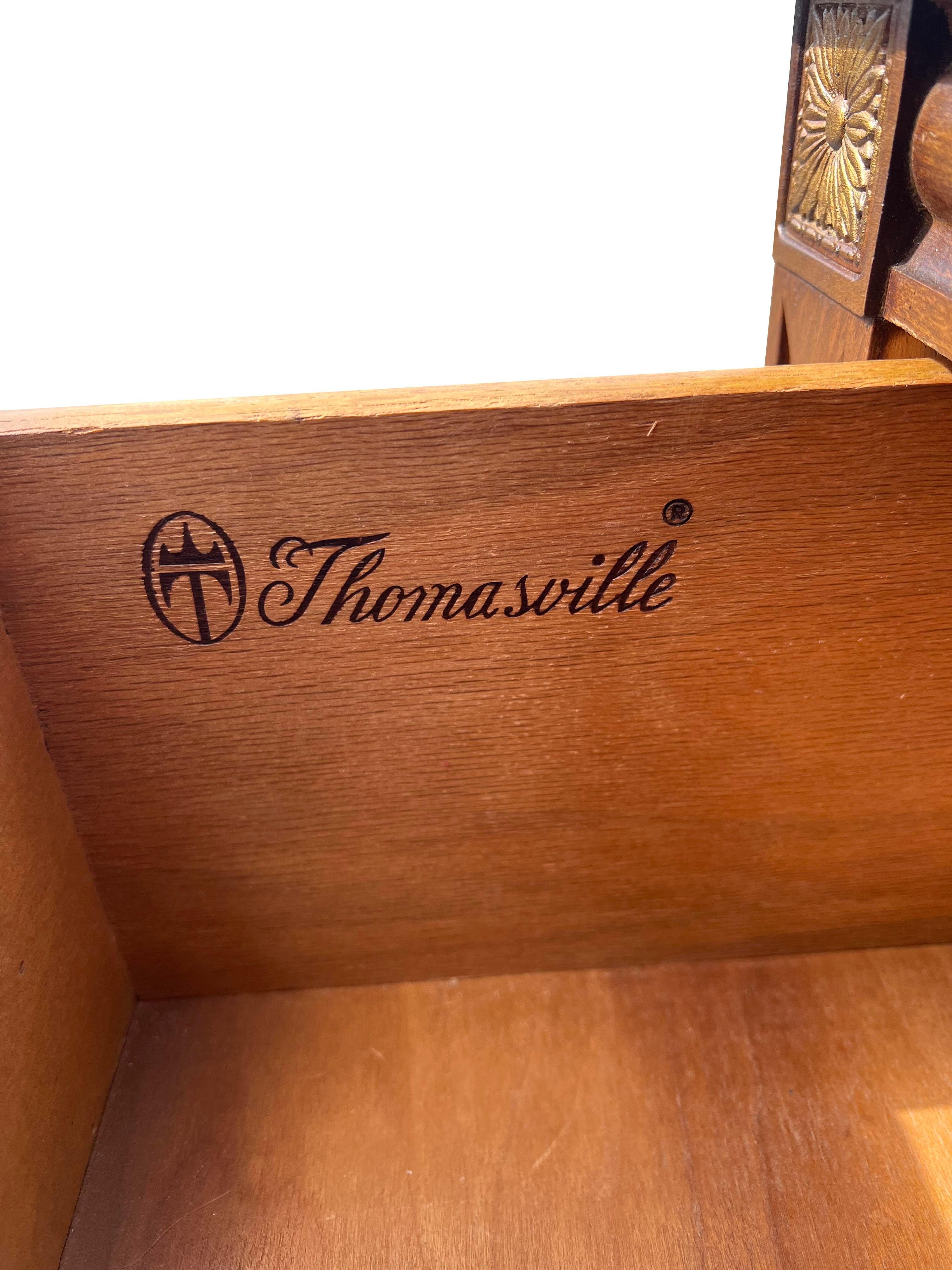 1960s Vintage Thomasville French Provincial Style Dresser Lowboy For Sale 6