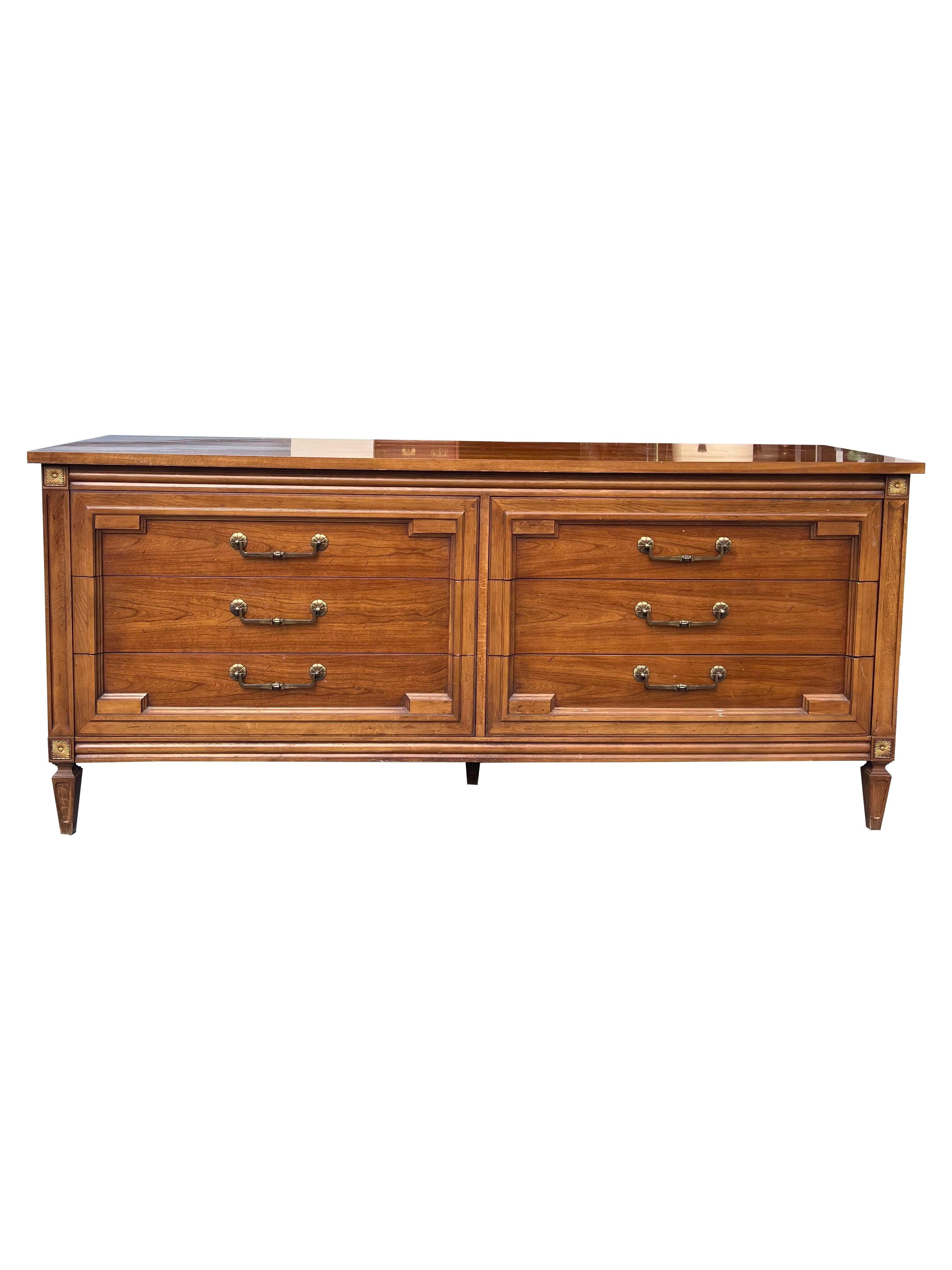 American 1960s Vintage Thomasville French Provincial Style Dresser Lowboy For Sale