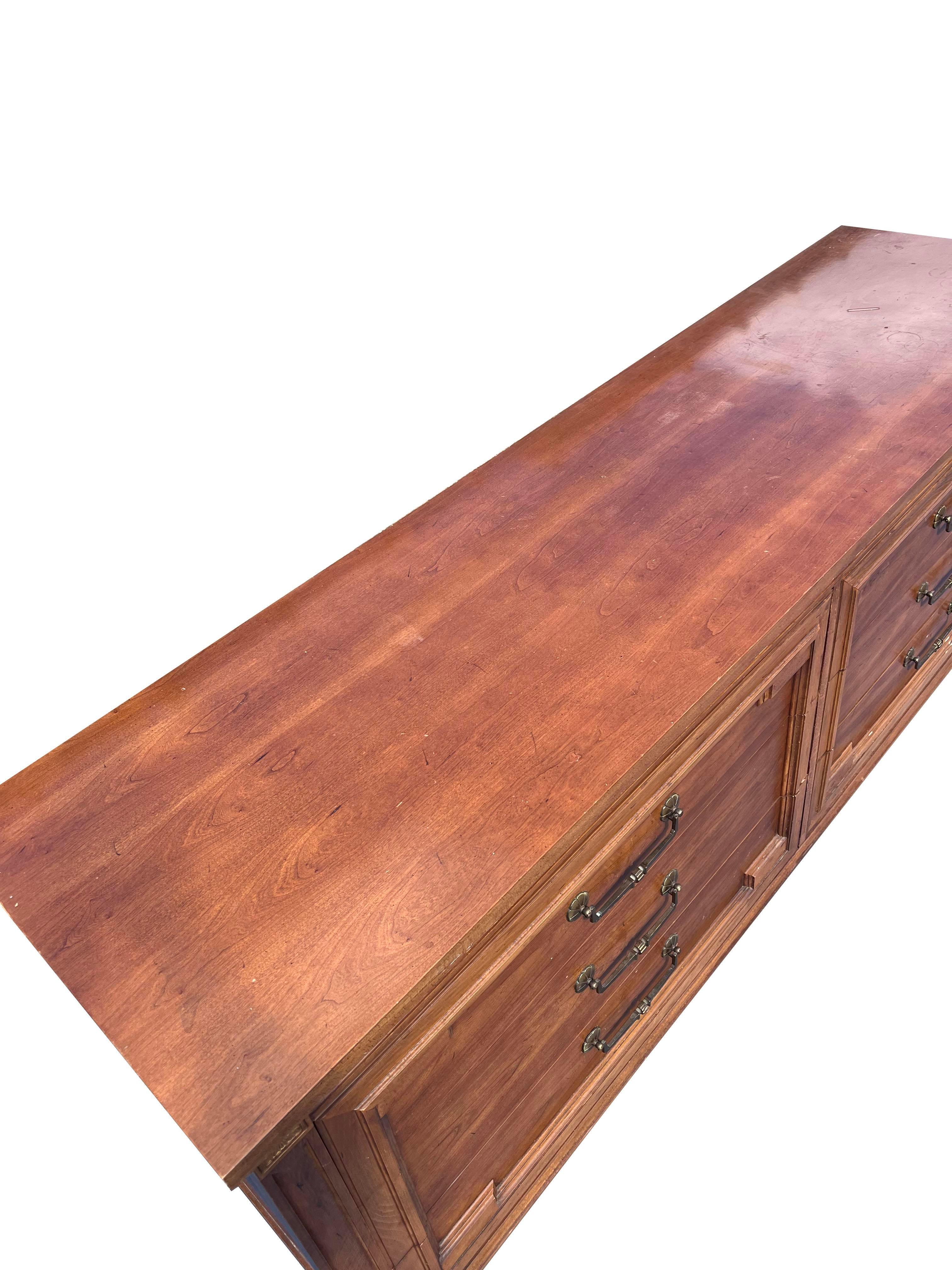 Wood 1960s Vintage Thomasville French Provincial Style Dresser Lowboy For Sale