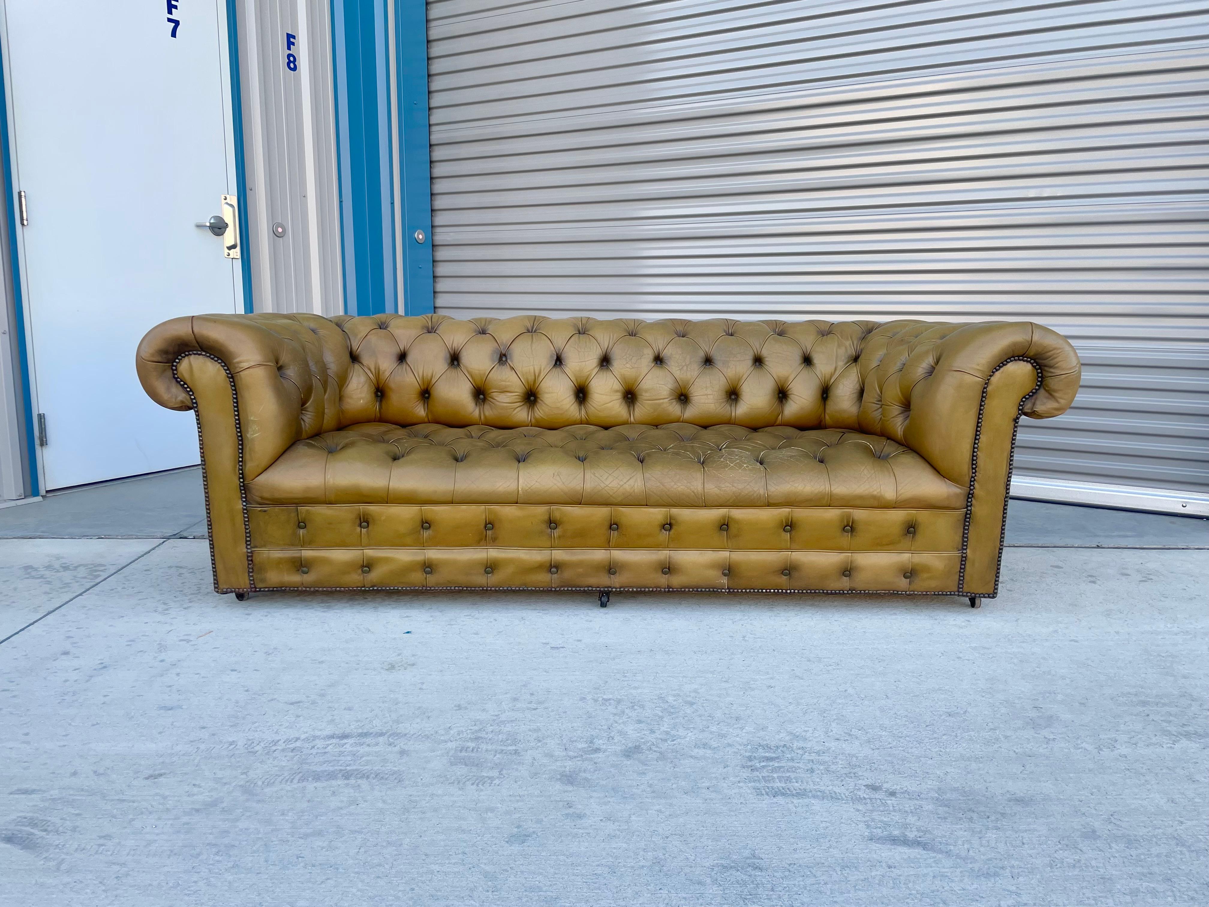 American 1960s Vintage Tufted Leather Sofa For Sale