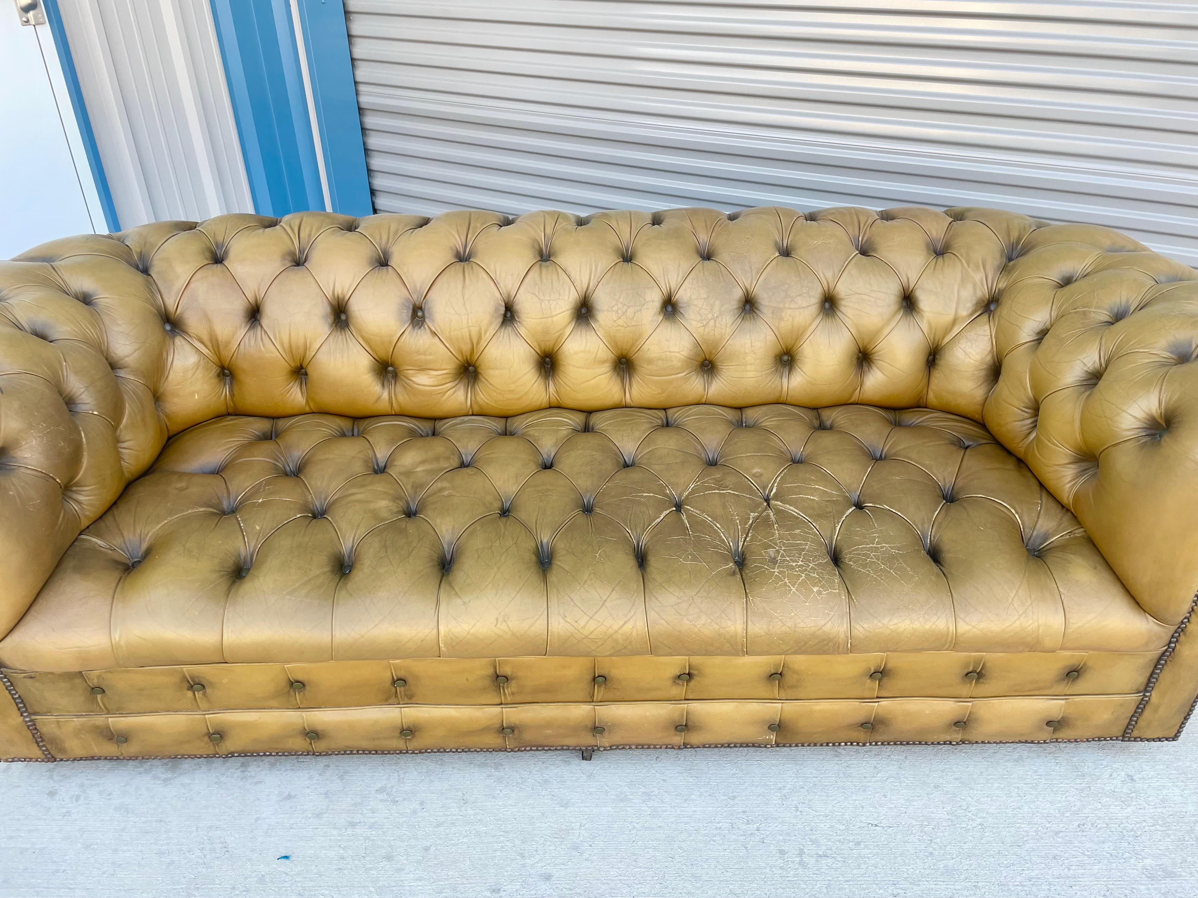 Mid-20th Century 1960s Vintage Tufted Leather Sofa For Sale