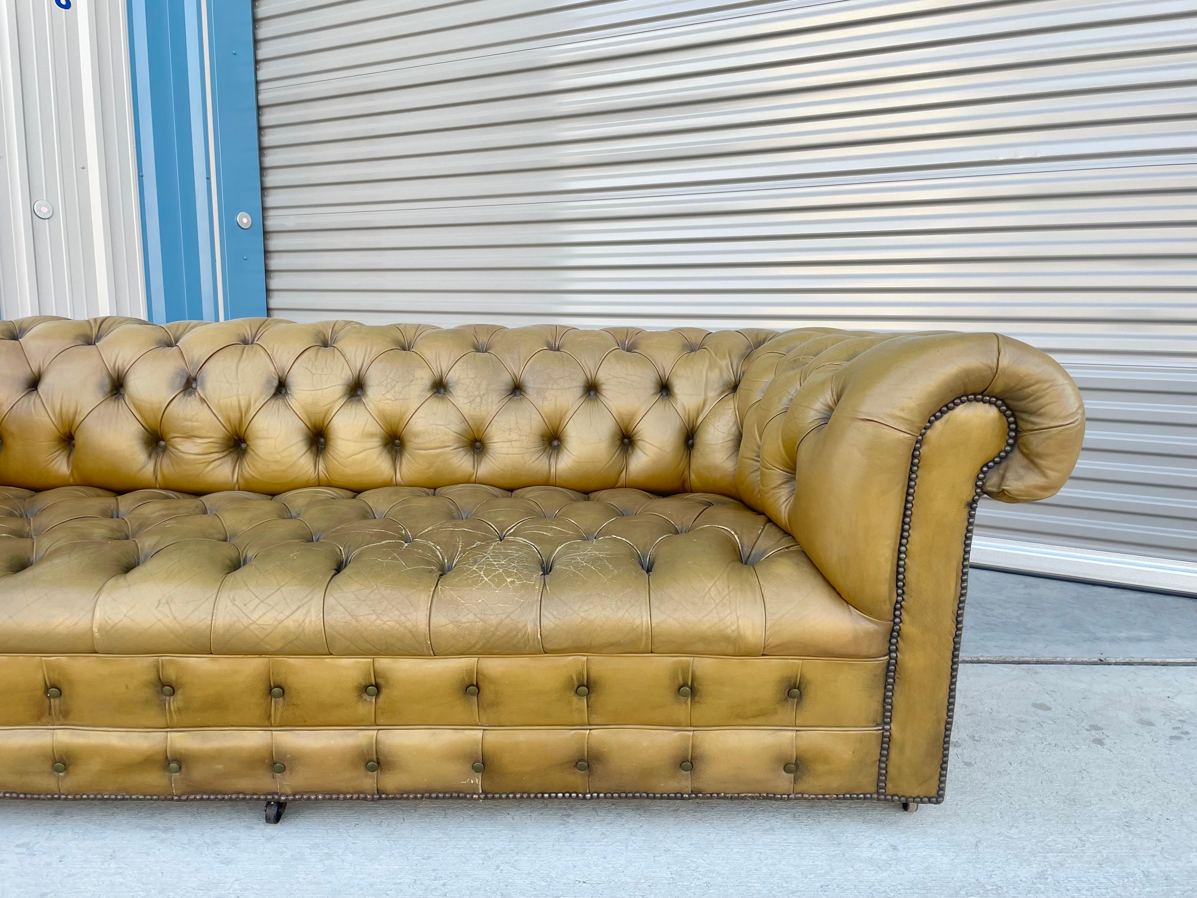 1960s Vintage Tufted Leather Sofa For Sale 1