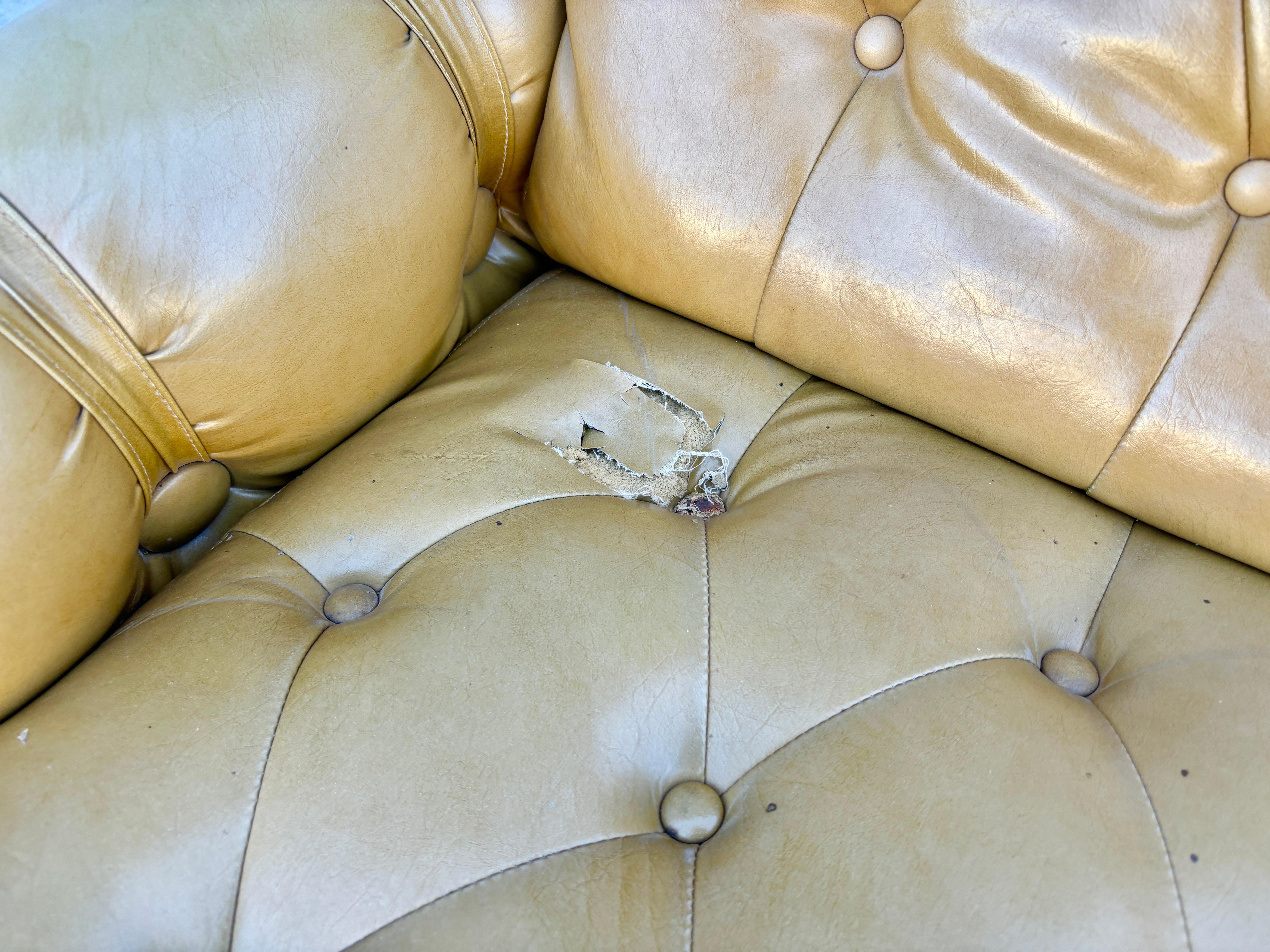 1960s Vintage Tufted Vinyl & Oak Loveseat For Sale 4