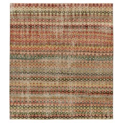 Türkischer Vintage-Teppich aus den 1960er Jahren mit rotem, grünem geometrischem Muster von Teppich & Kelim