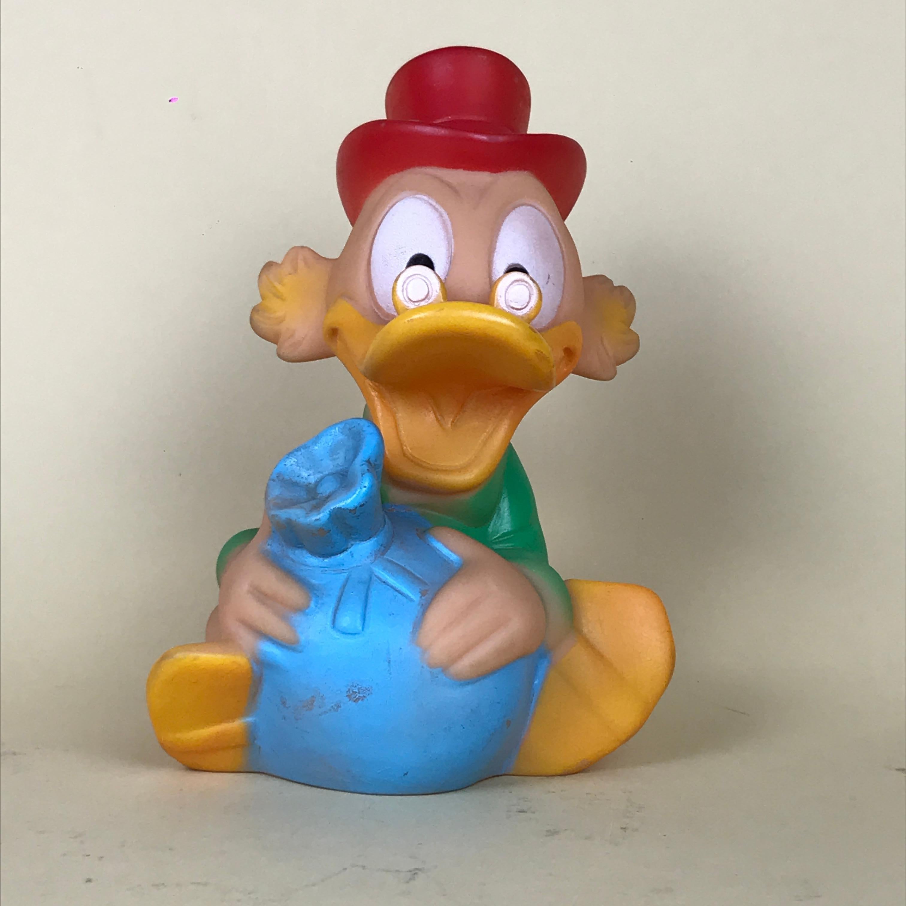 1960s Vintage Uncle Scrooge Squeak Toy Made in Spain by Jugasa for Disney In Good Condition In Milan, IT