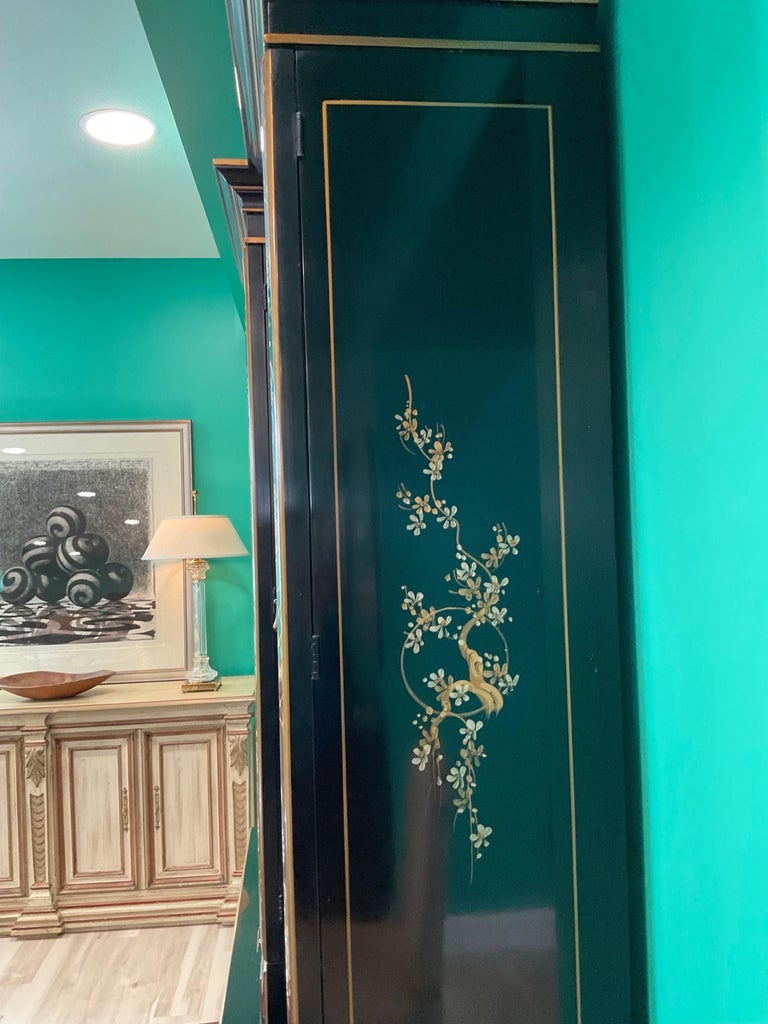 1960s Vintage Union National Chinoiserie China Cabinet For Sale at 1stDibs