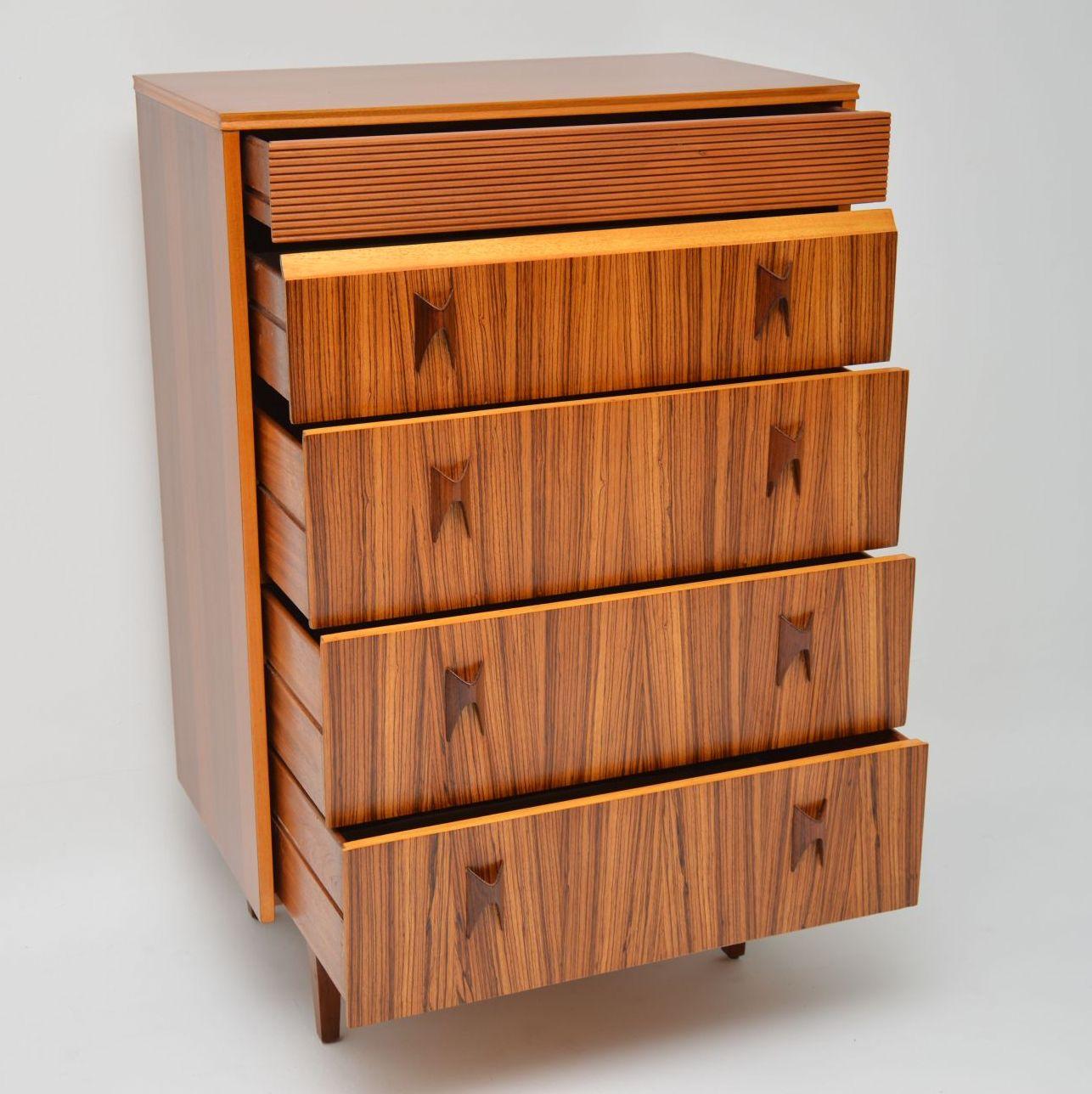 1960s Vintage Walnut and Zebrano Chest of Drawers by Eon In Good Condition In London, GB