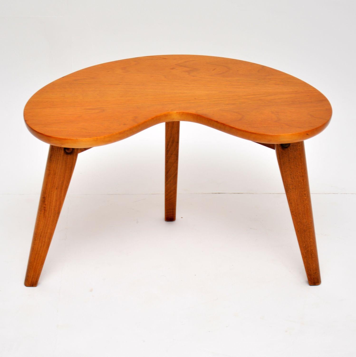 Mid-Century Modern 1960s Vintage Walnut Boomerang Side Table