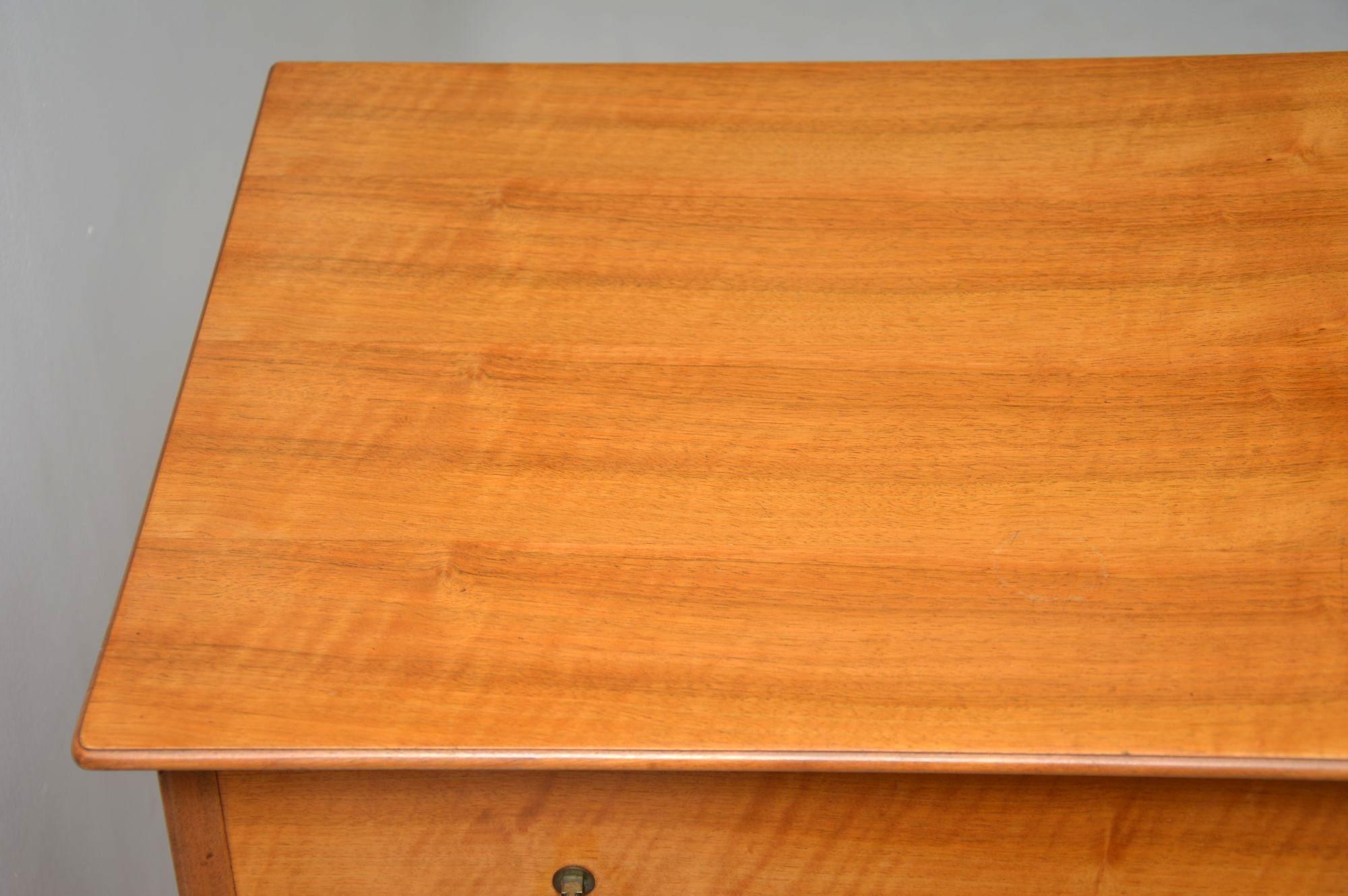 1960s Vintage Walnut Chest of Drawers by Alfred Cox 5