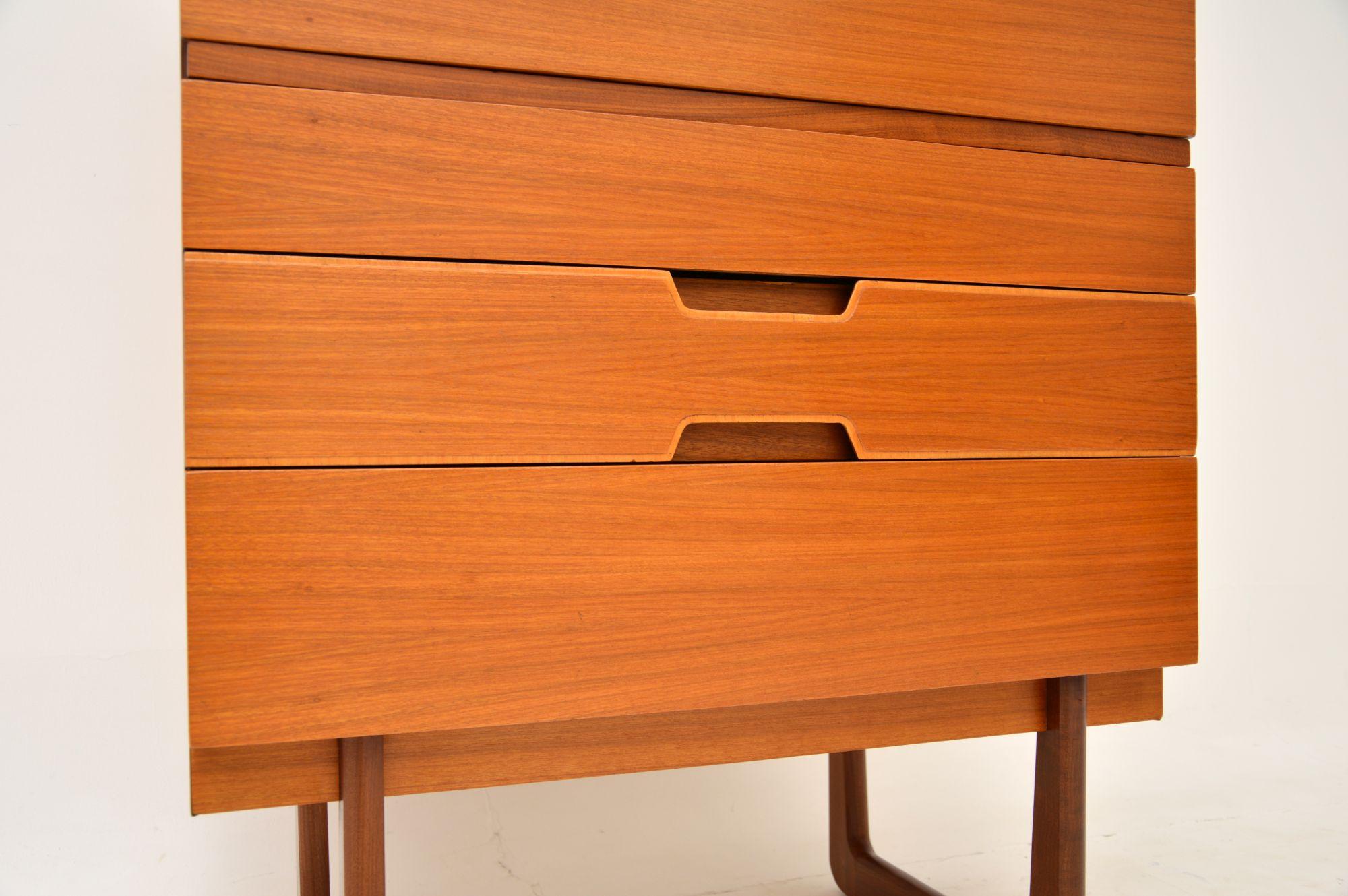 1960's Vintage Walnut Chest of Drawers by Uniflex For Sale 4