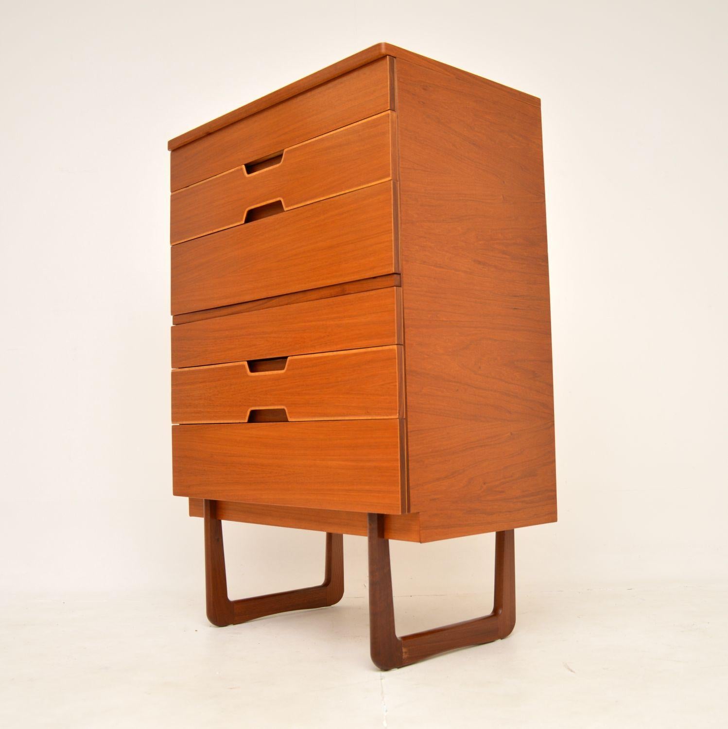 Mid-20th Century 1960's Vintage Walnut Chest of Drawers by Uniflex For Sale