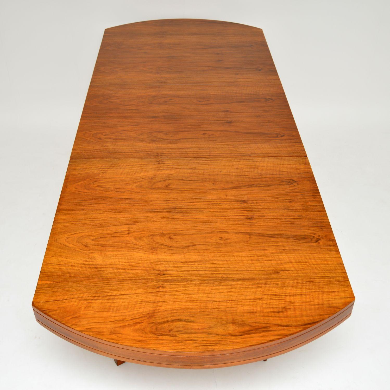Mid-20th Century 1960s Vintage Walnut Extending Dining Table by Robert Heritage