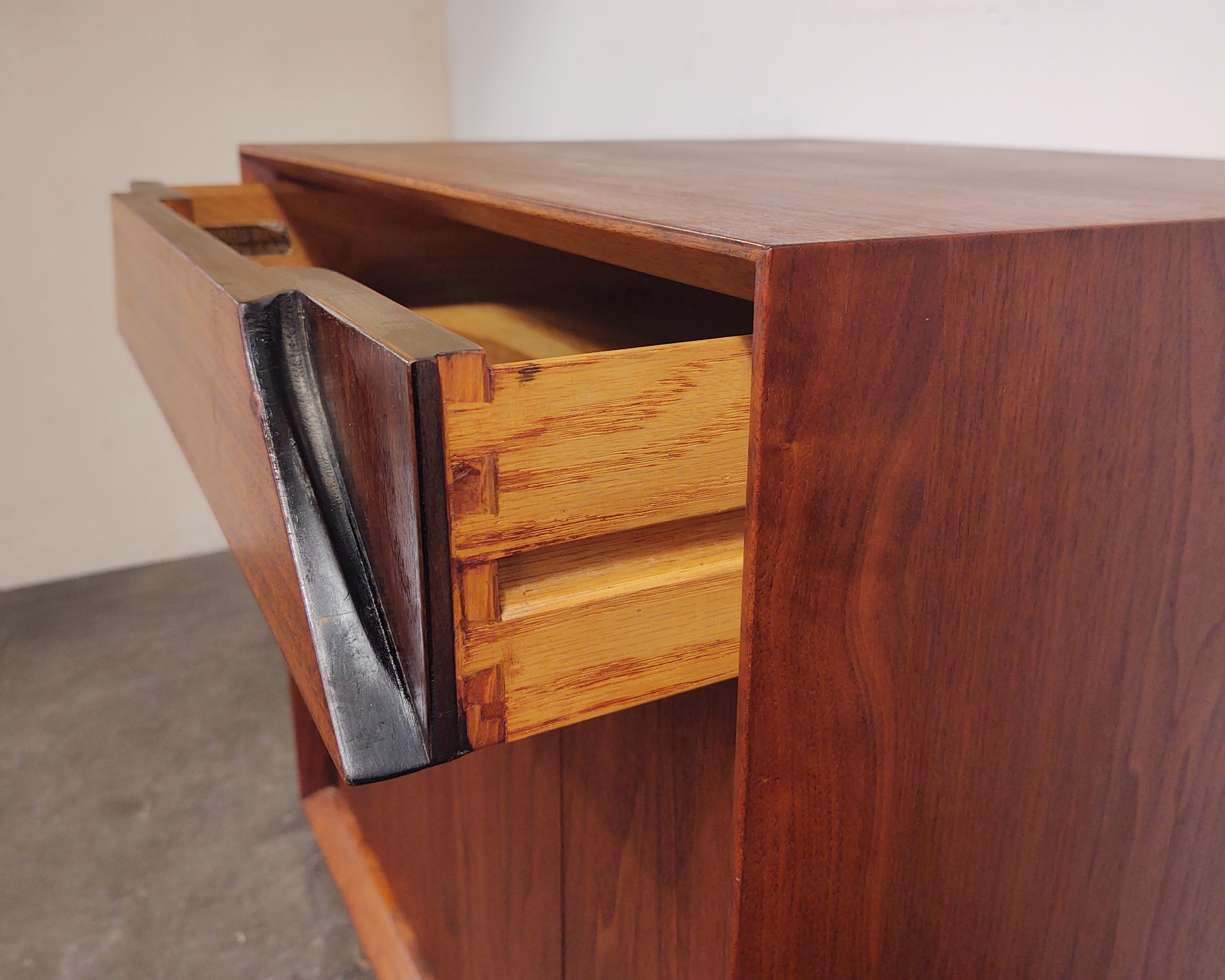 1960s Vintage Walnut Nightstand Cabinet by Grosfeld House In Good Condition In Hawthorne, CA