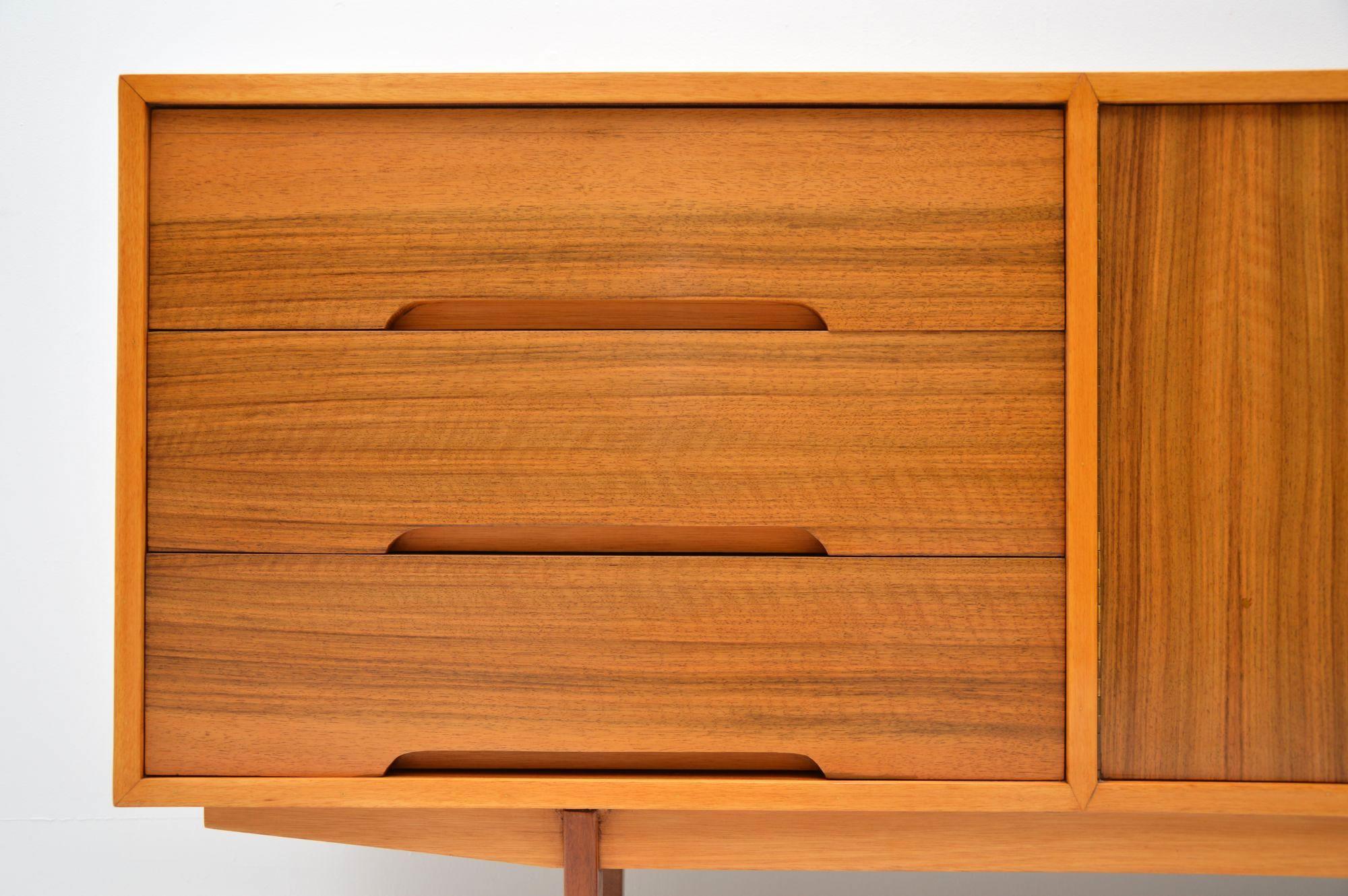 1960s Vintage Walnut Sideboard In Good Condition In London, GB