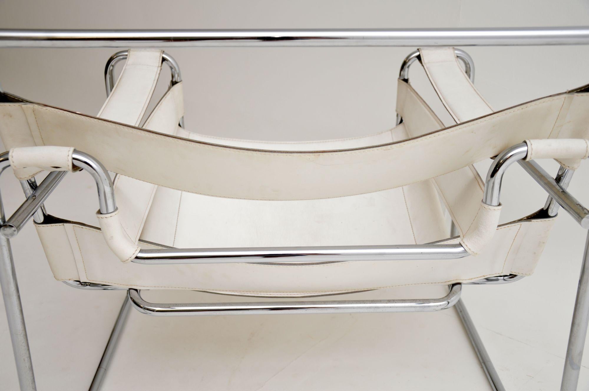 A stylish and iconic ‘Wassily’ armchair originally designed by Marcel Breuer in the 1920s. This is a 1960s production by Gavina, made in Italy. It is of super quality and is in nice vintage condition. The white leather is thick and intact with no