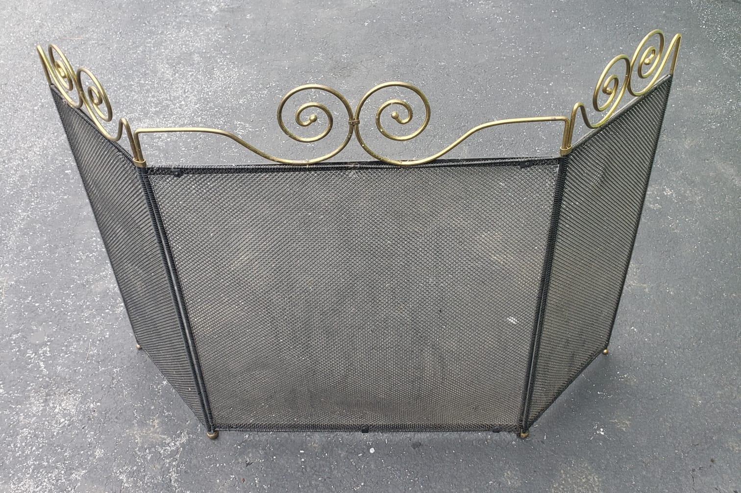 Metalwork 1960s Vintage Wire Mesh and Brass Ornate Fireplace Screen For Sale