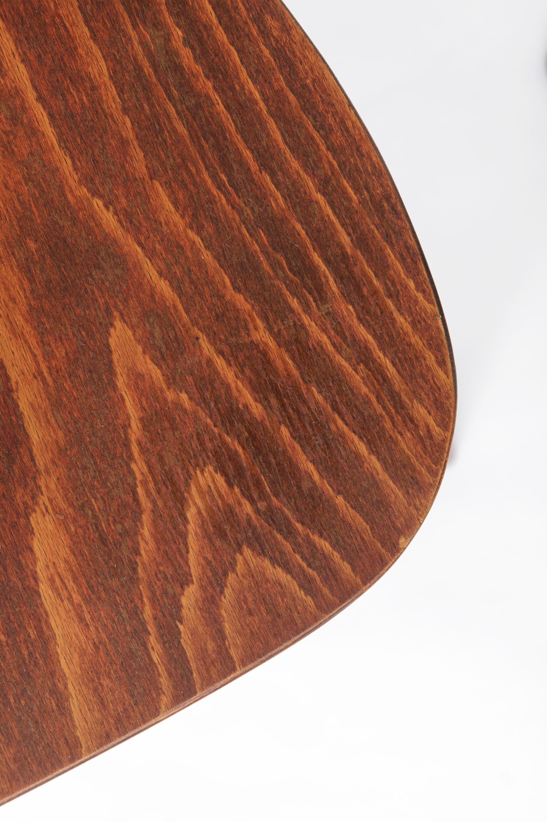 Chaise en bois vintage des années 1960  Drevounia Tchécoslovaquie  Hêtre tourné restauré Di en vente 1