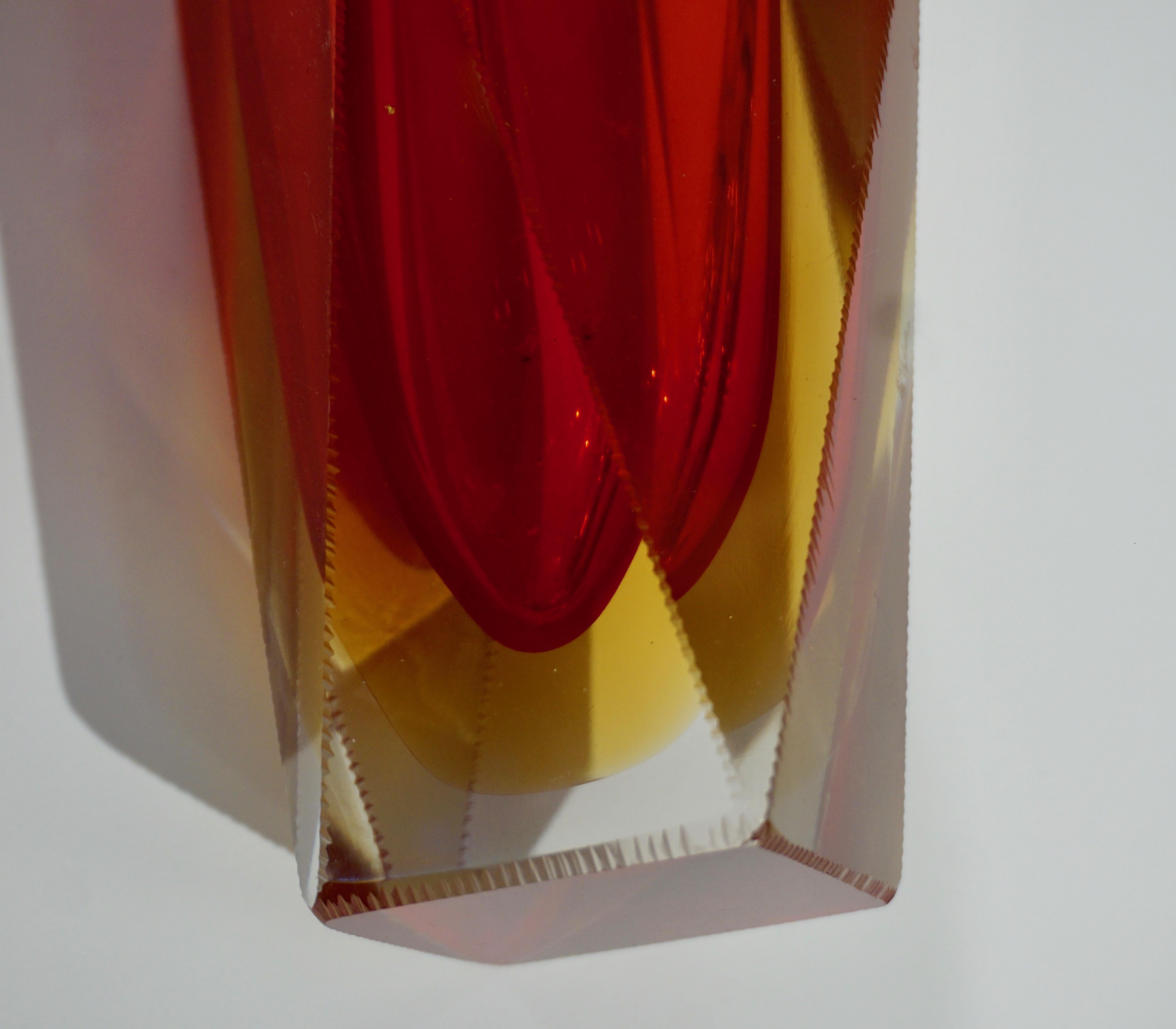 1950s Italian Vintage Seguso Yellow Red Crystal Murano Glass Multi Faceted Vase In Good Condition In New York, NY
