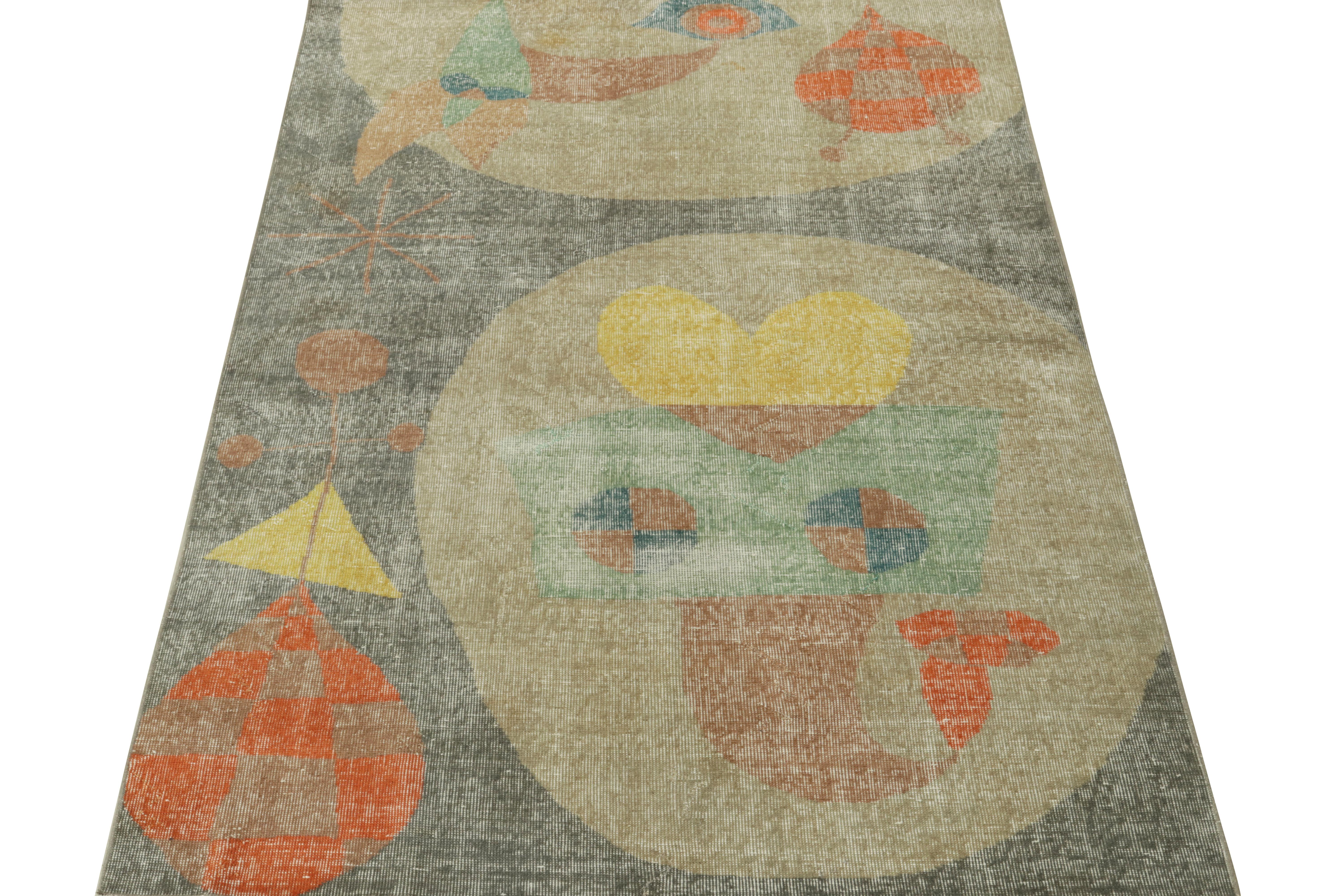 Hand-knotted in wool, a distressed style rug from the celebrated artist Zeki Muren with abstract and art deco inspirations is one of his latest pieces to join Rug & Kilim’s Midcentury Pasha collection. This Turkish drawing from circa 1960-1970