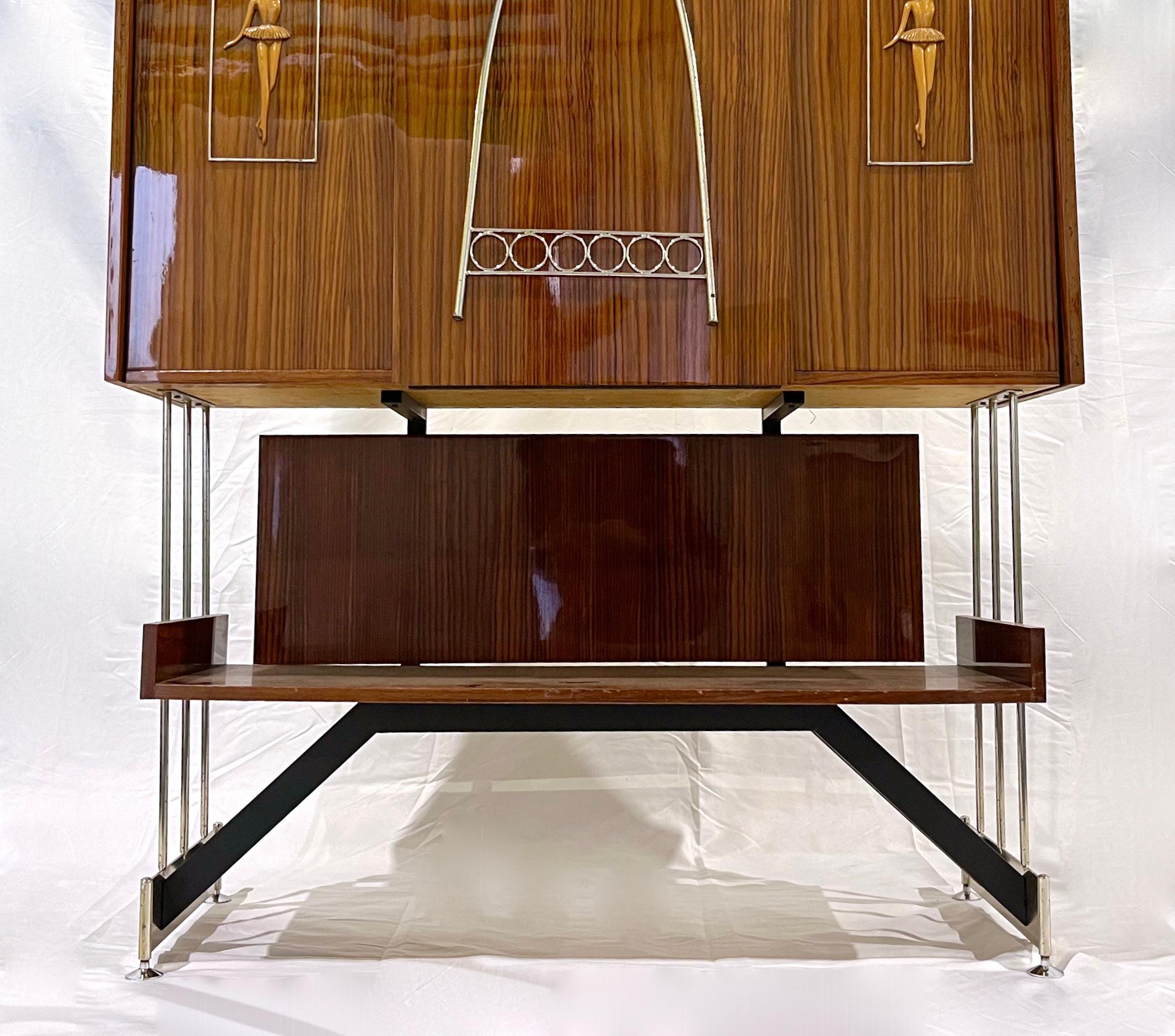 1960s Vittorio Dassi Italian Bar Cabinet with Drop Down Table and Pink Interior For Sale 4