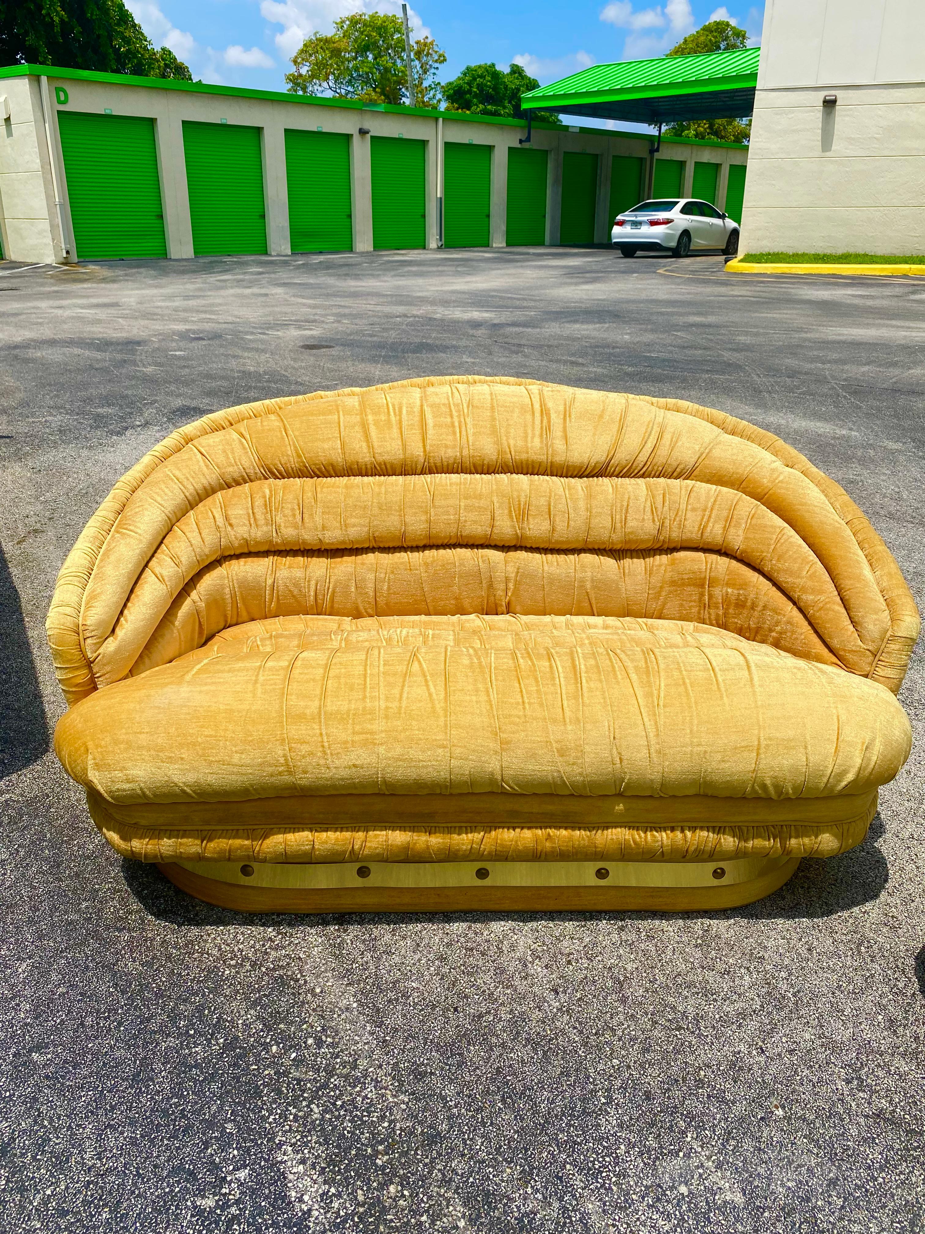 1960s Sculptural Curved Velvet Crescent Tufted Sofa Set, 3 Pieces For Sale 2