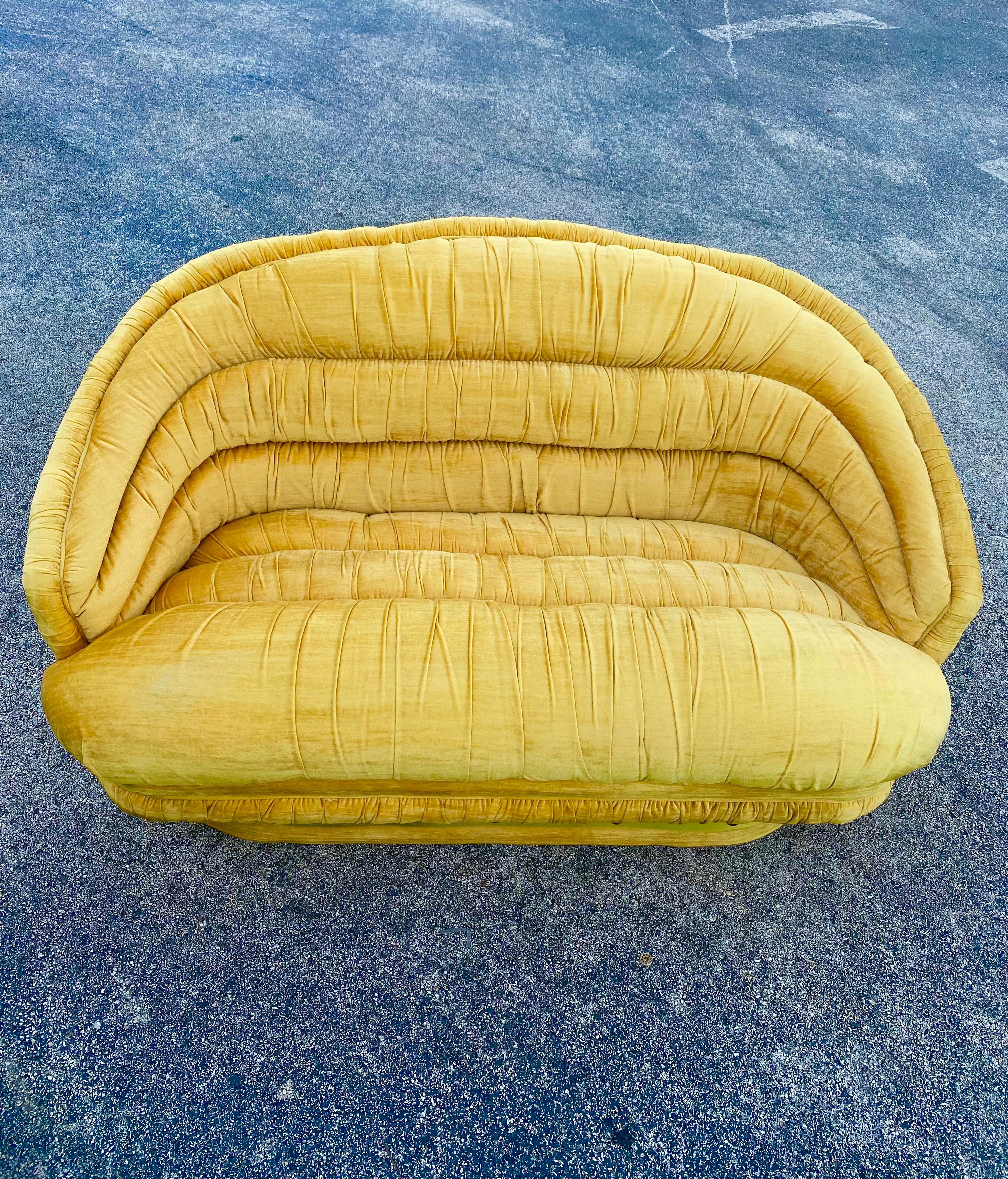 Upholstery 1960s Sculptural Curved Velvet Crescent Tufted Sofa Set, 3 Pieces For Sale