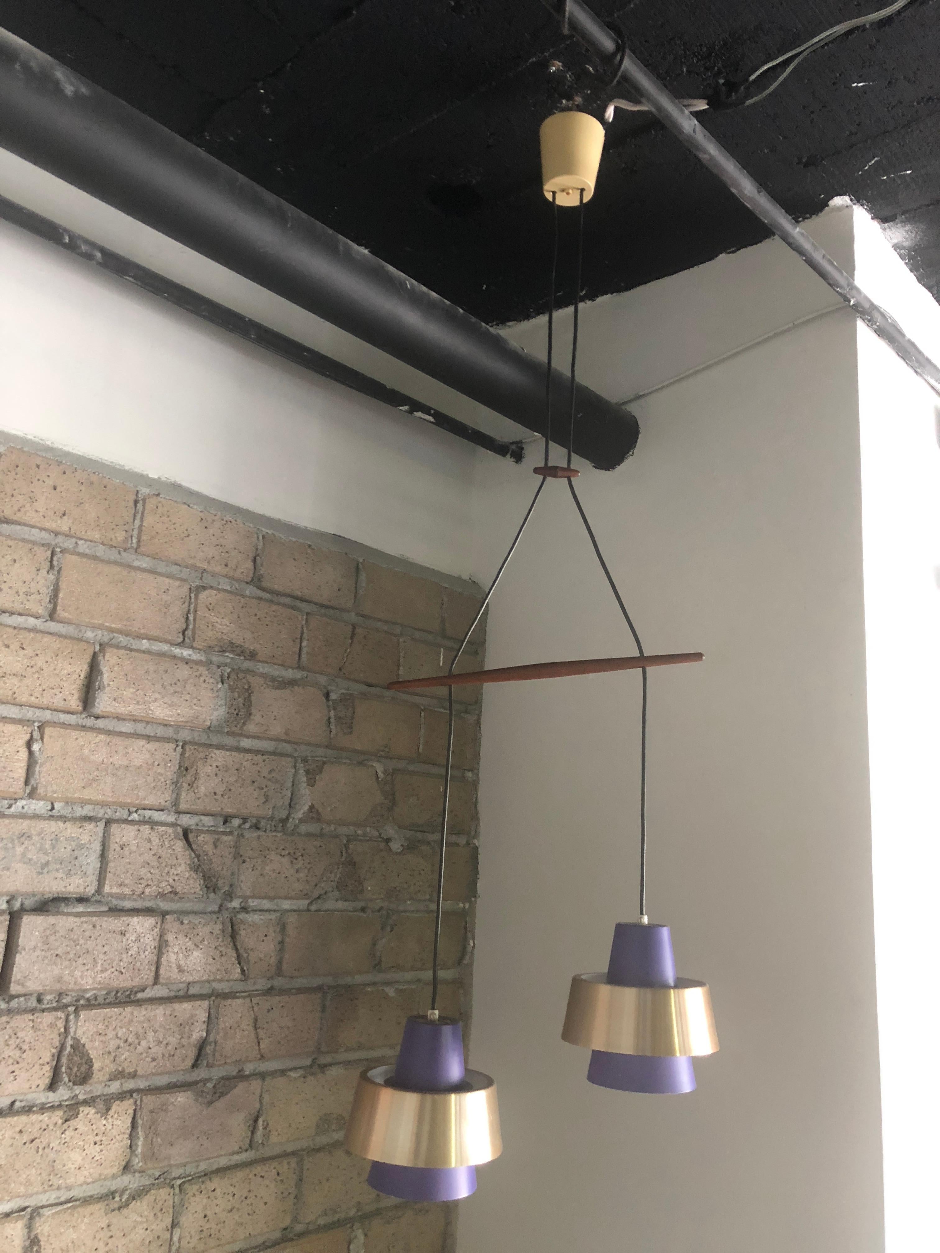 Mid-Century moderno Lampada a UFO danese doppia a sospensione Voss Belysning del 1960 in vendita