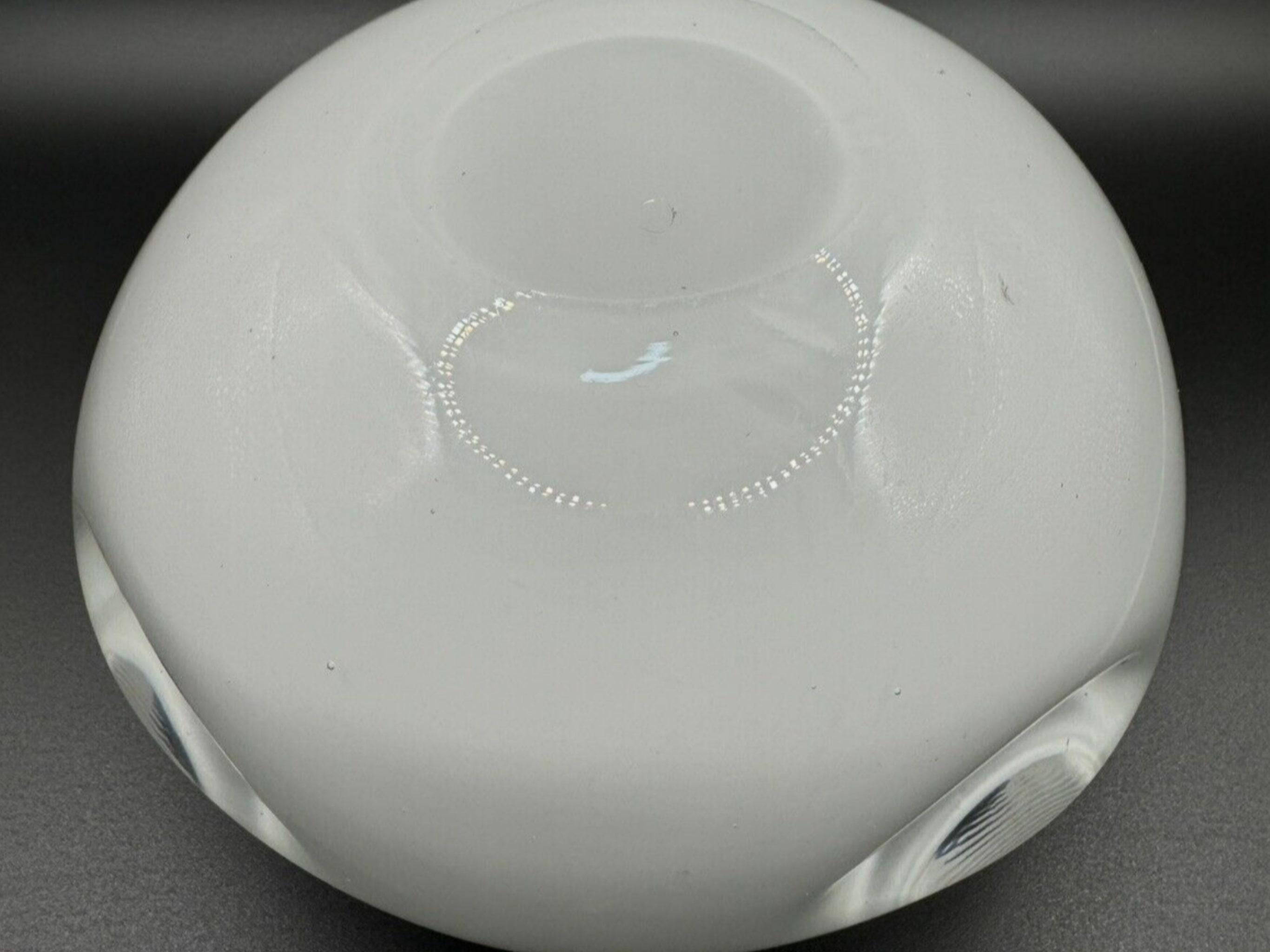 1960er Jahre VTG MCM Murano Weiß & Lila Kunstglas Aschenbecher / Trinket Dish, Italien (Art déco) im Angebot