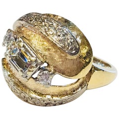 Bague dôme florentine brutaliste en or avec diamants taille émeraude de 1,07 carat VVS, années 1960