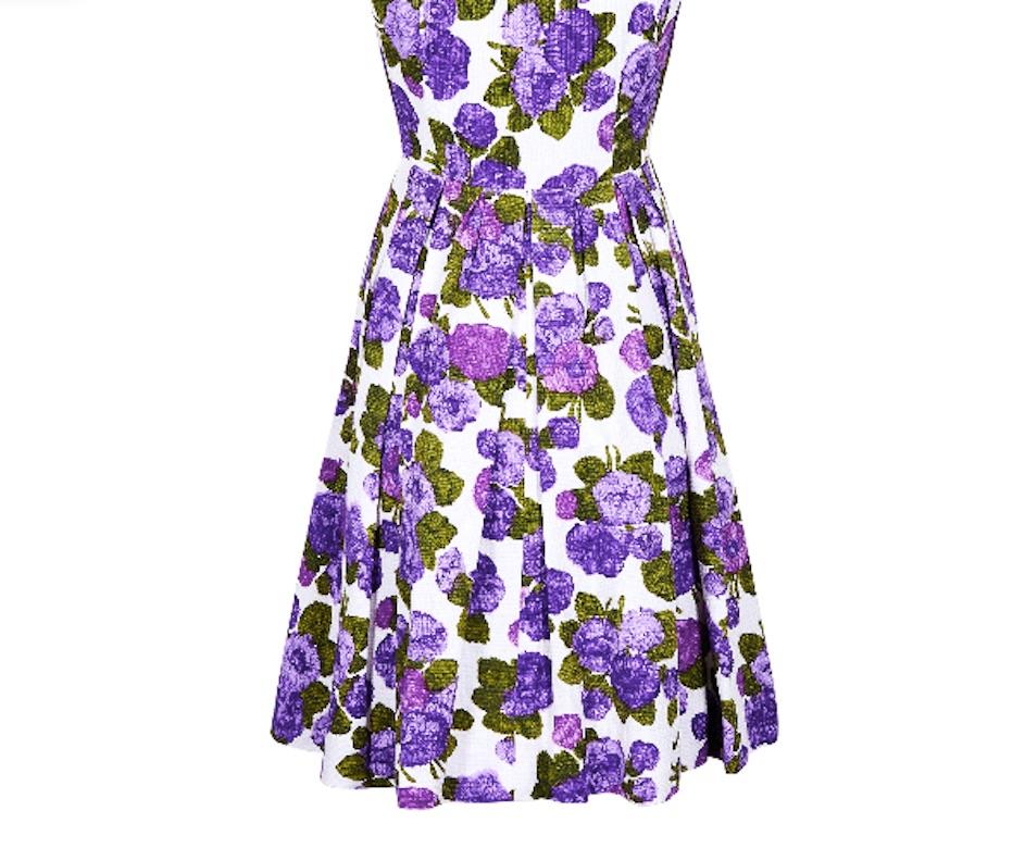 1960s Waffle Cotton Purple Floral Print Dress In Excellent Condition For Sale In London, GB